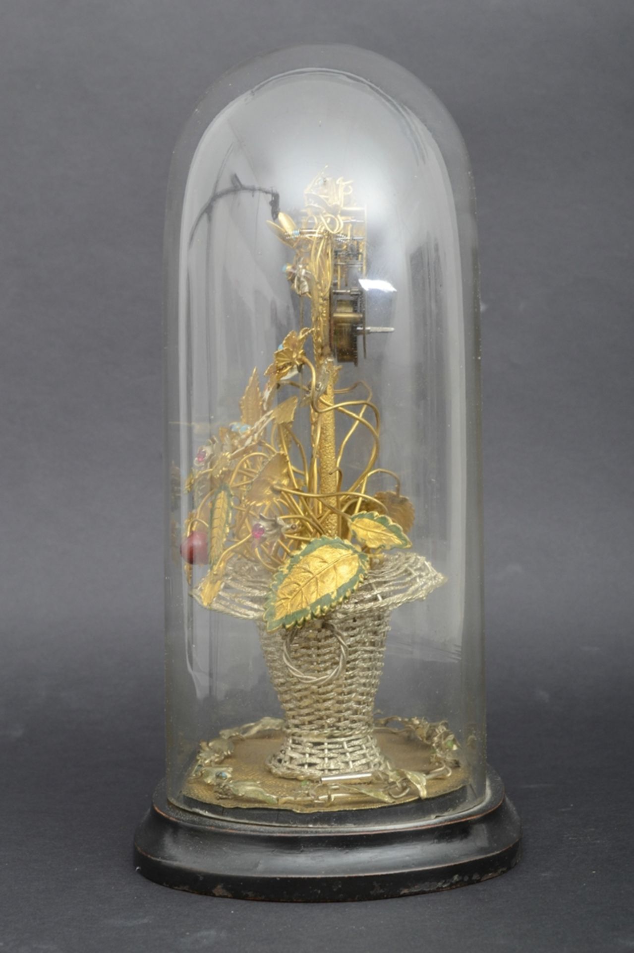 "Blütenkorb" - antiker Vorderzappler unter Glassturz, auf ebonisiertem, ovalem Hohlsockel, silber-  - Bild 5 aus 14