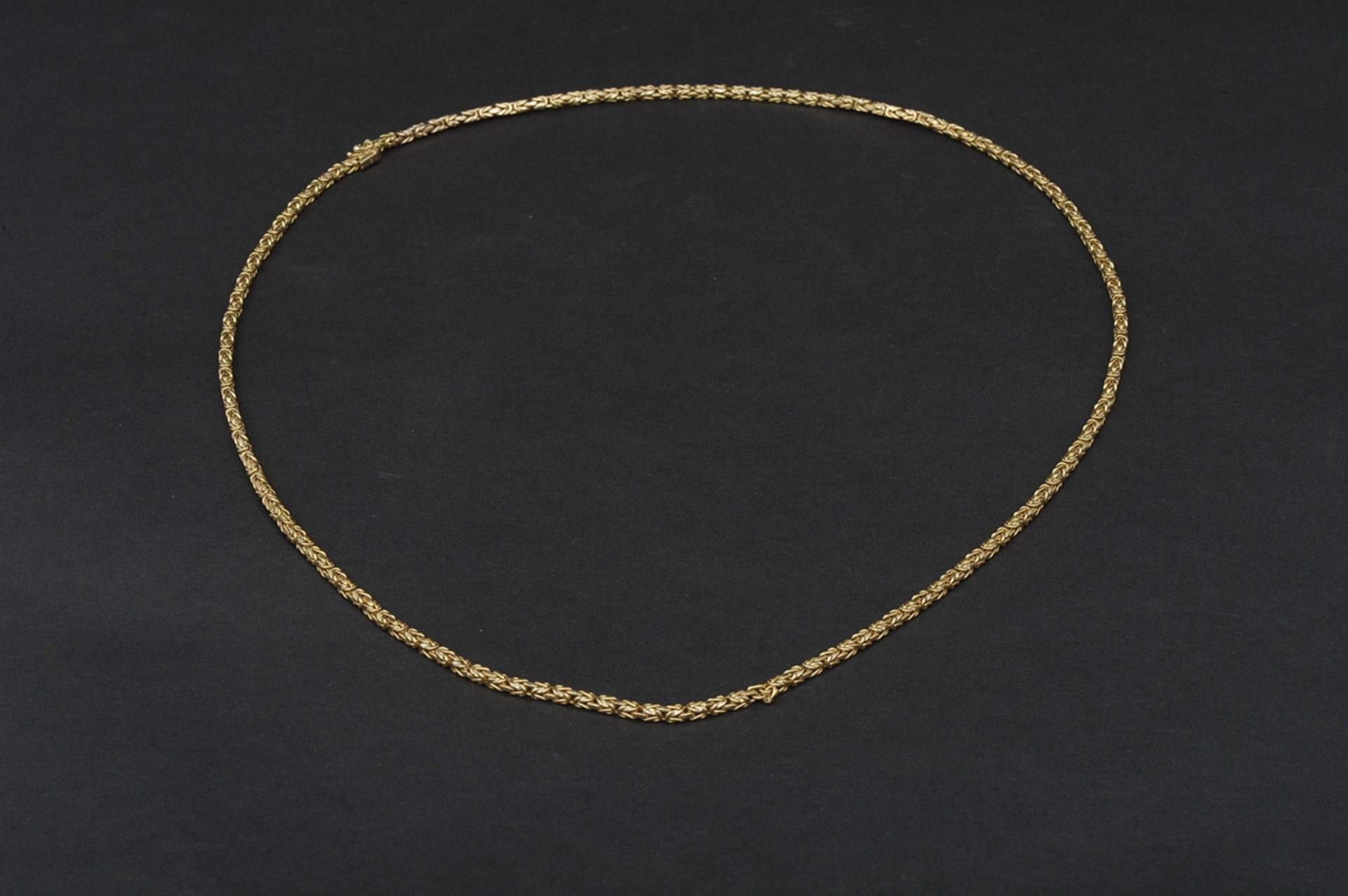 Halskette in 585er Gelbgold, aufwändiger Kettengliederdekor, 1 Stelle leicht aufgebogen, schadhaft. - Image 3 of 9