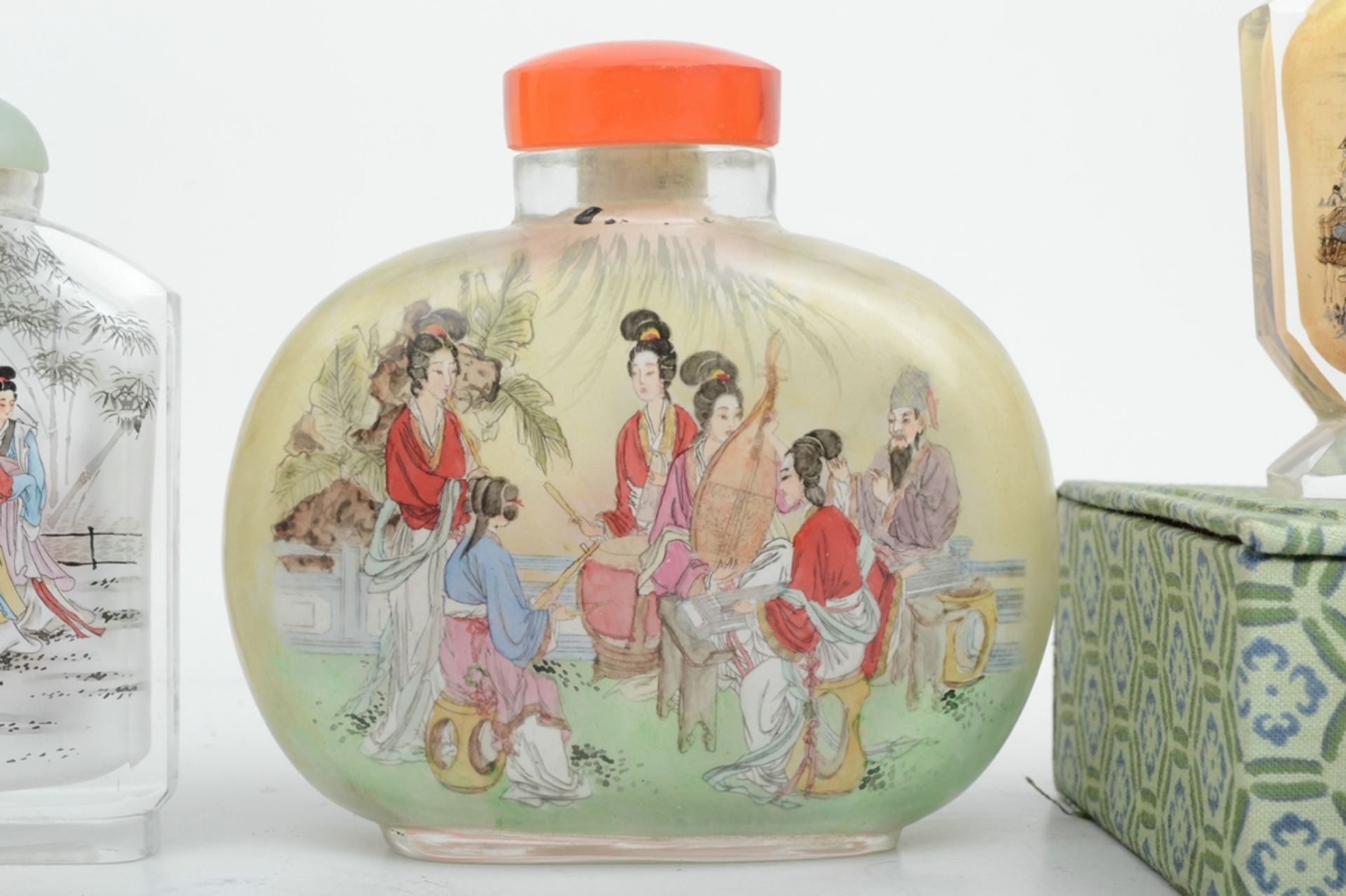 5teilige Sammlung verschiedener Flakons bzw. "Snuffbottles", China 20./21. Jahrhundert, klassische - Image 5 of 6