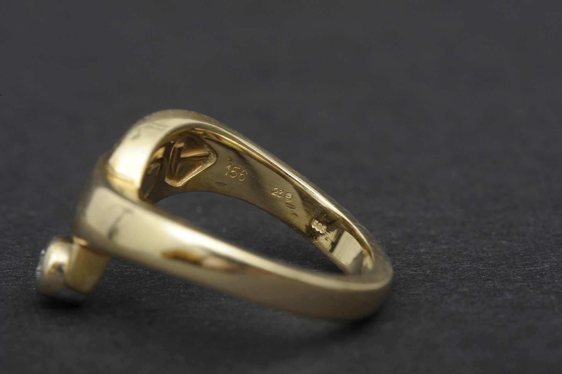 Zeitlos eleganter 585er Gelbgold-Damenring, ca. 6 gr. schwerer Ring mit Brillant von 0,05 ct., in - Image 6 of 7