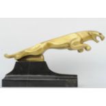 "Springender Jaguar" - goldbronzierter Bronzeguss, in Anlehnung an die Kühlerfigur, großformatige F
