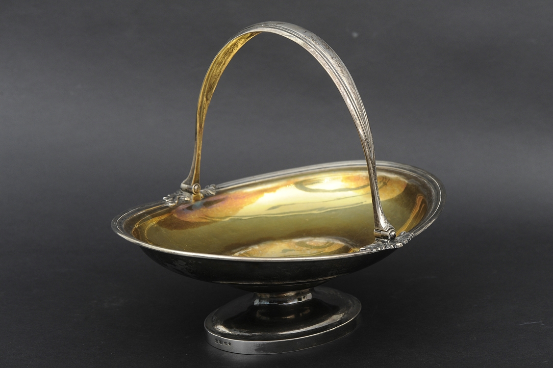 Große, gefußte, ovale Korbhenkelschale, 84 Zolotnik = 875er Silber, teilweise vergoldet, Beschaumei - Image 5 of 16