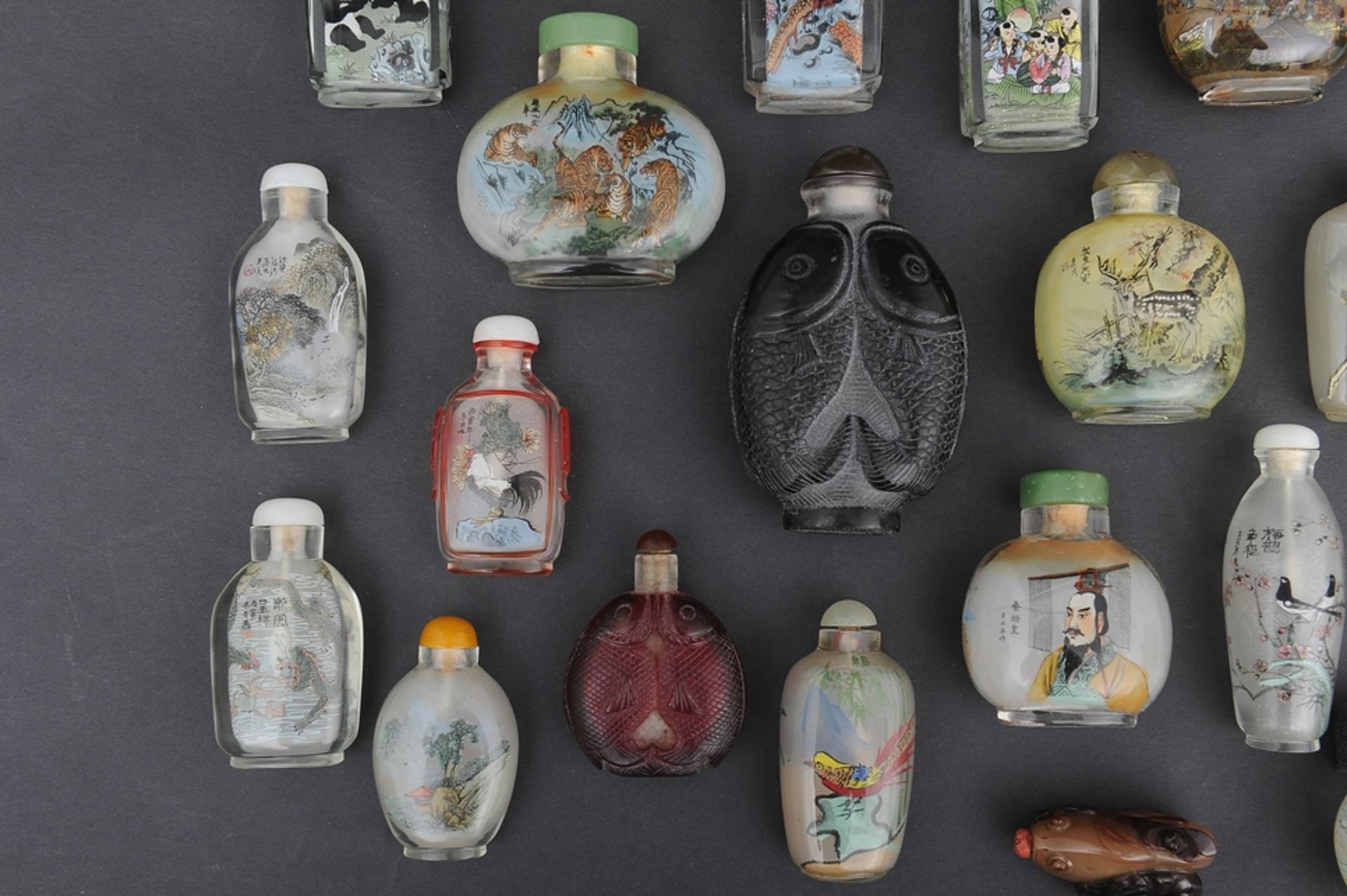 26teilige Sammlung verschiedener Flakons/ Snuffbottles aus Ostasien. Verschiedene Alter, Größen, Fo - Image 4 of 9