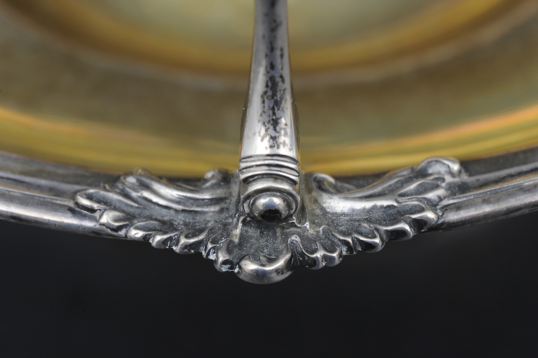 Große, gefußte, ovale Korbhenkelschale, 84 Zolotnik = 875er Silber, teilweise vergoldet, Beschaumei - Image 4 of 16