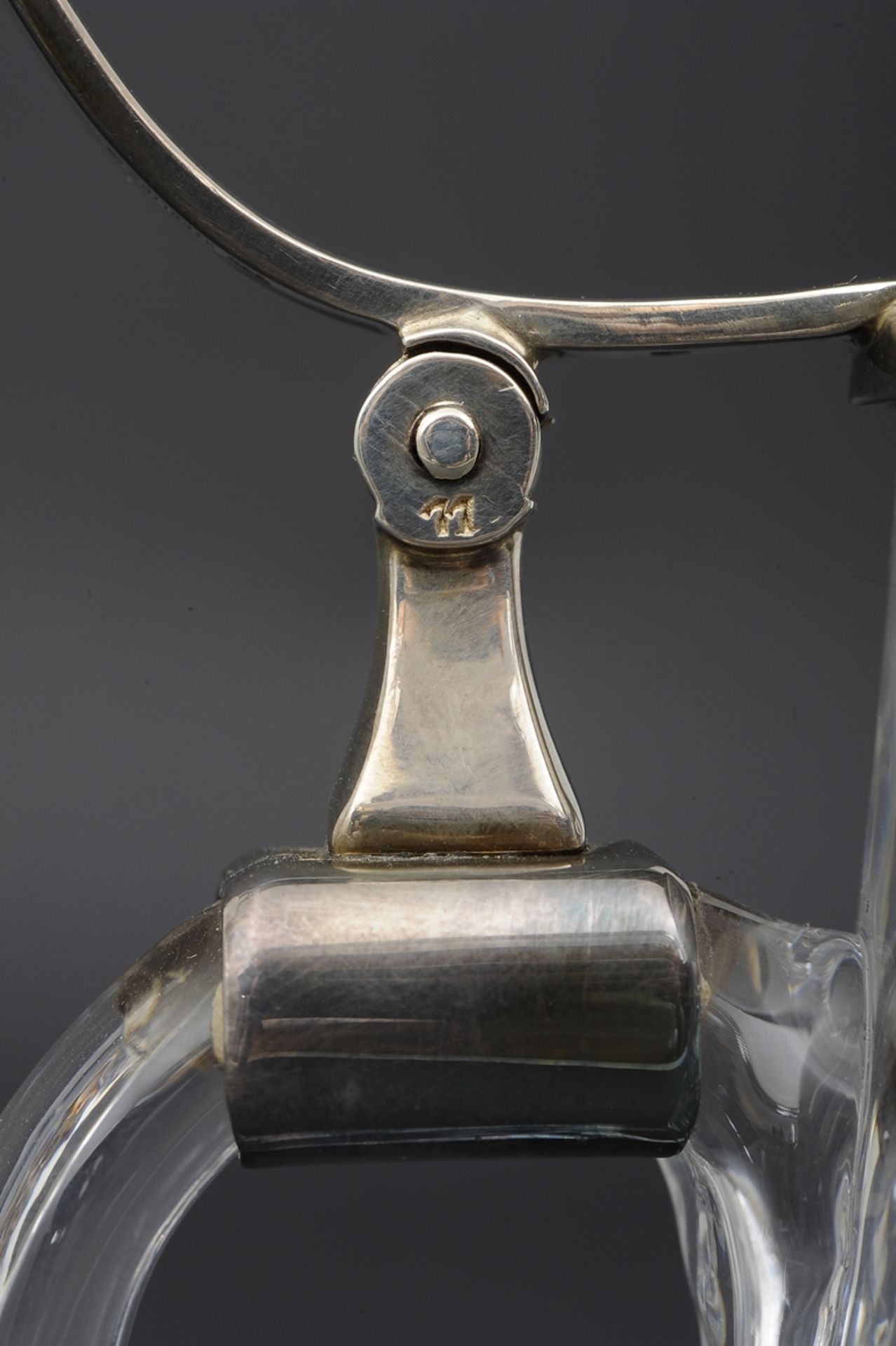 Schwerer Kristallglas-Deckelhumpen mit 925er Sterlingsilbermontur, Mitte 20. Jhdt., Höhe ca. 12 cm, - Image 6 of 8