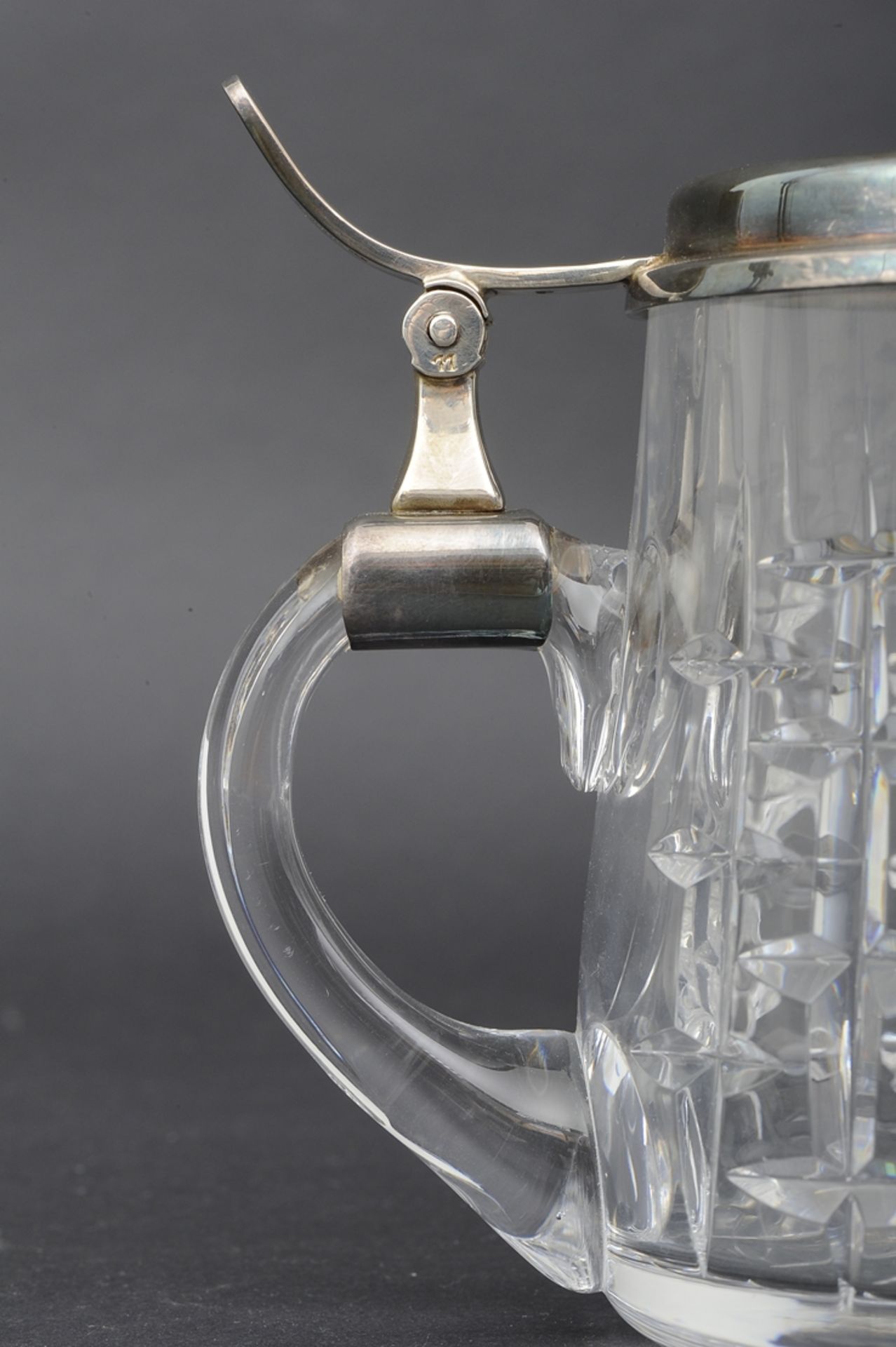 Schwerer Kristallglas-Deckelhumpen mit 925er Sterlingsilbermontur, Mitte 20. Jhdt., Höhe ca. 12 cm, - Image 5 of 8