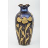 Charmante Tischvase mit Krempel-Abschluss, Jugendstil, um 1900/20, Höhe ca. 22,5 cm, bläulich-viole