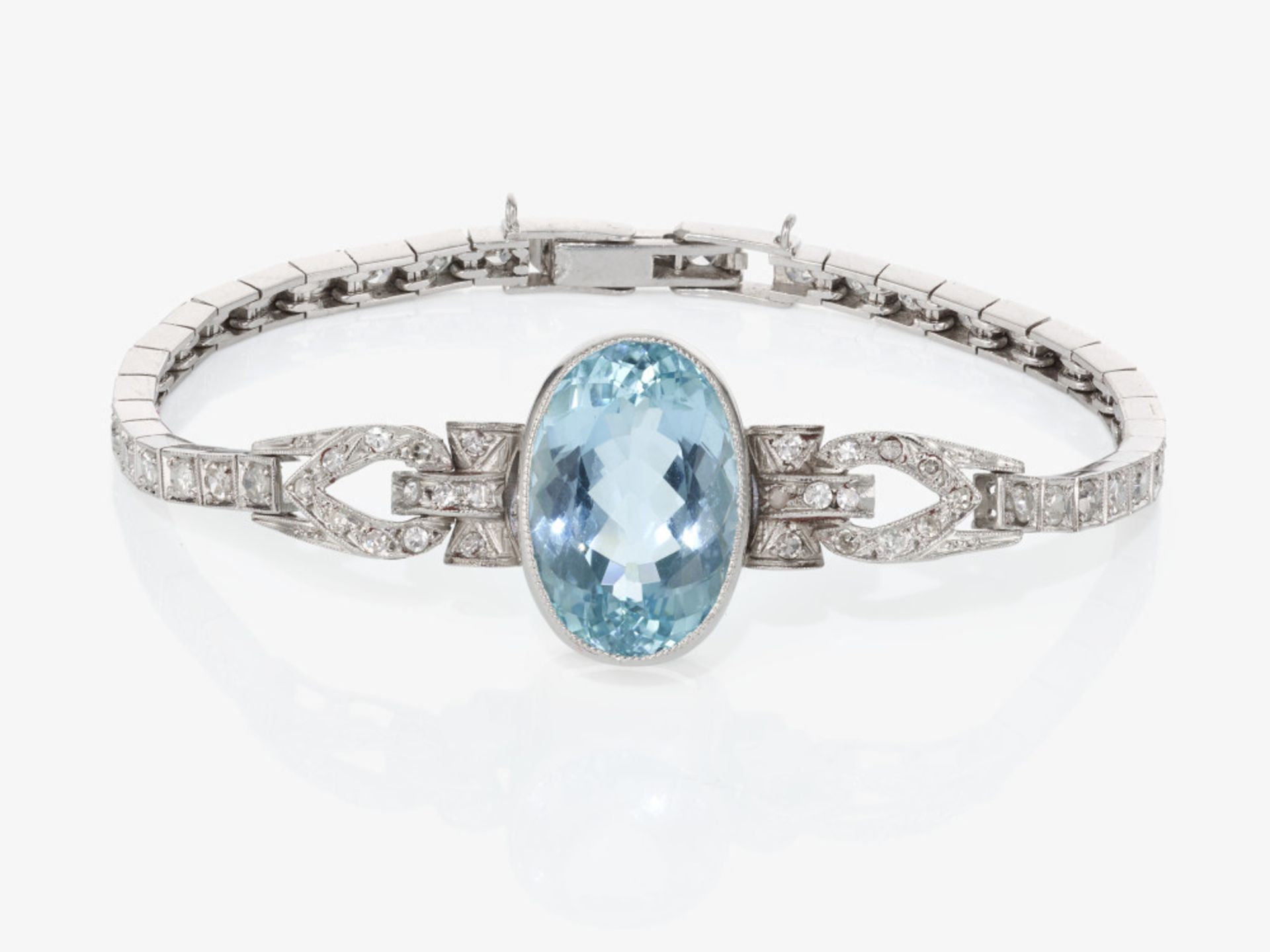 Historische Cocktail - Armband verziert mit einem azurblauen Aquamarin und Diamanten - Bild 2 aus 4