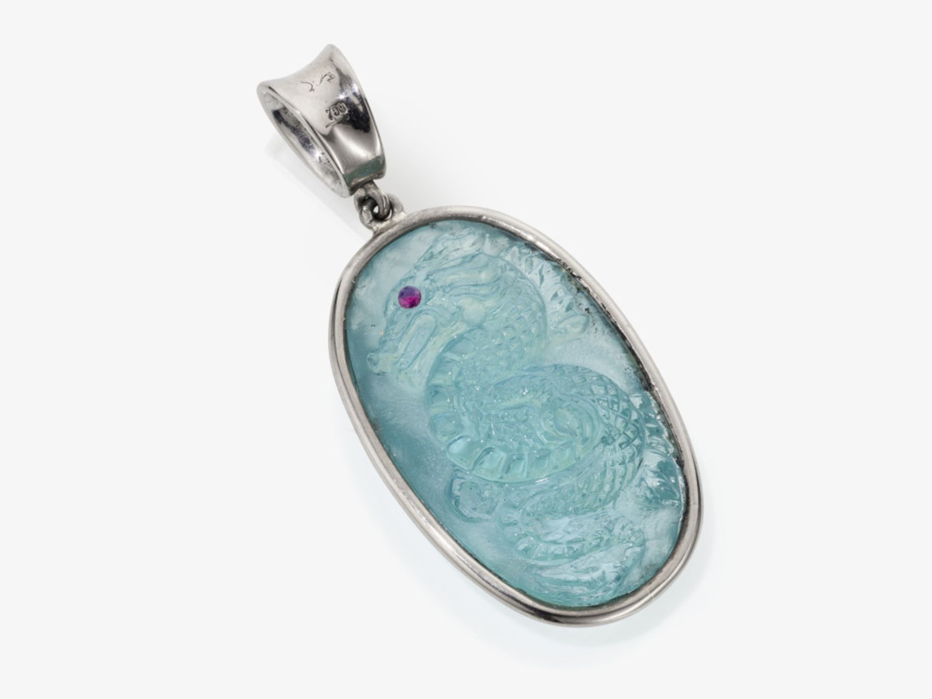 A pendant decorated with an engraved aquamarine in Chinese motifs - Image 4 of 4