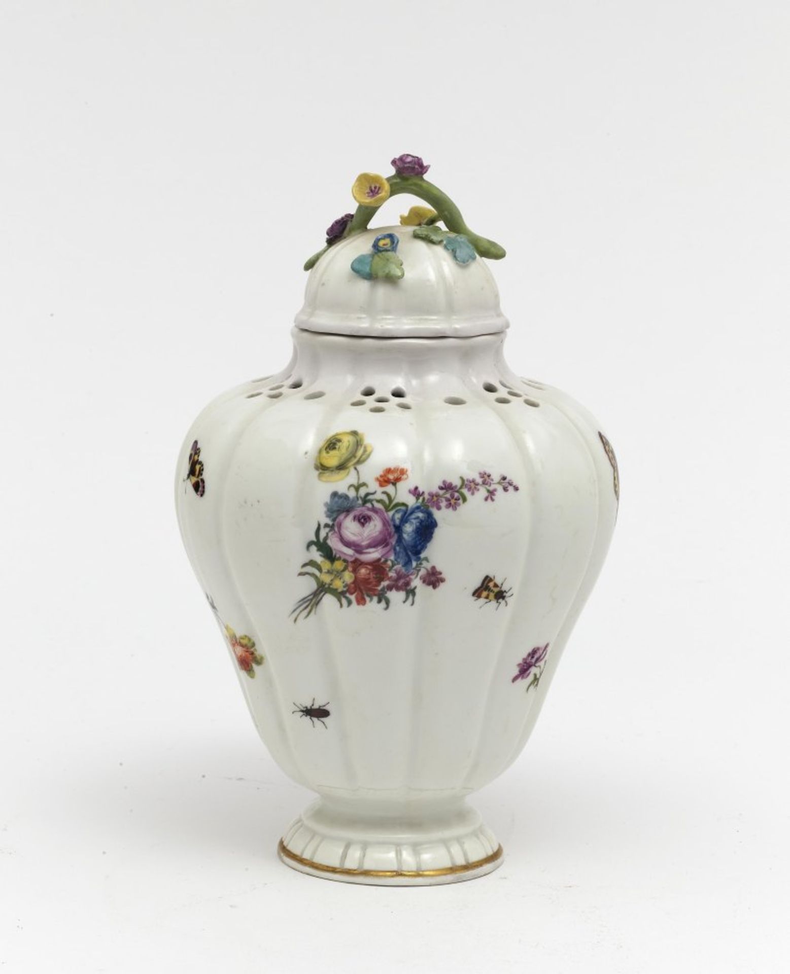 A potpourri vase