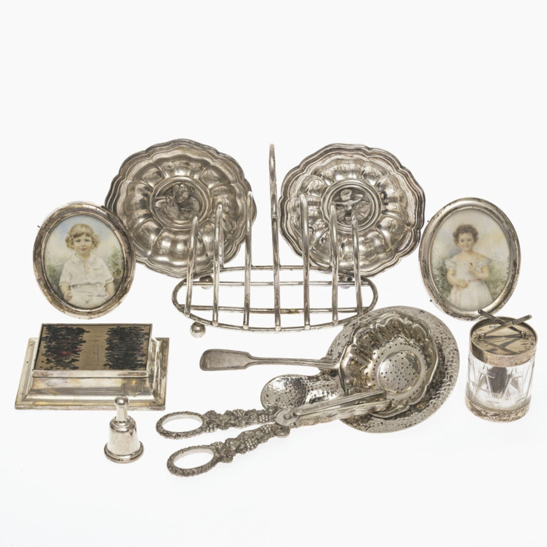 A mixed lot of 11 utility silver pieces - Image 2 of 2