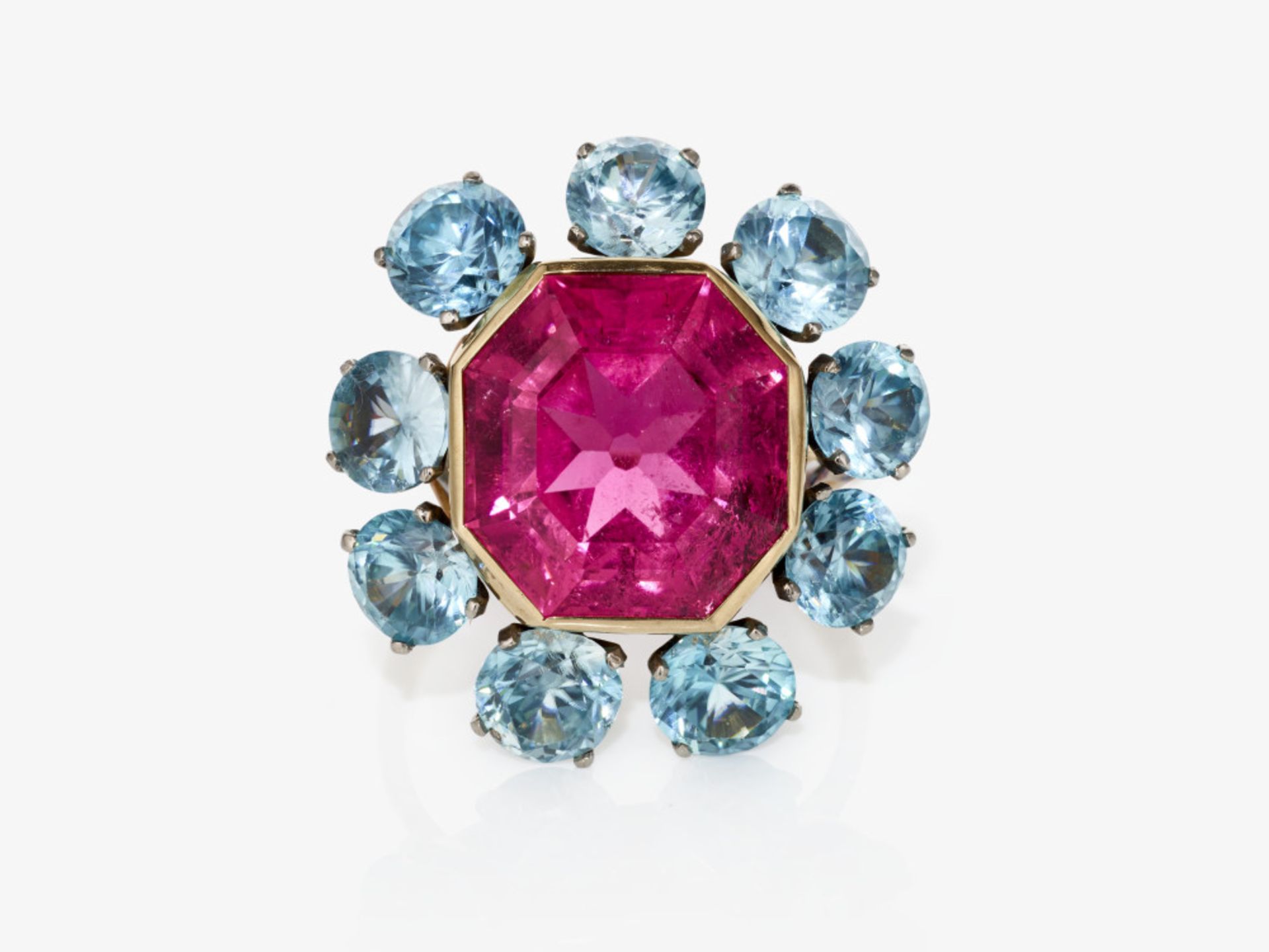 A historical cocktail ring with a rare "hot pink" rubellite and blue zircons - Image 3 of 4