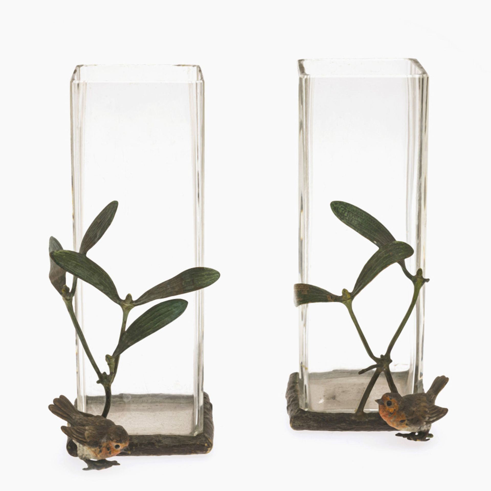 A pair of vases - Image 2 of 2