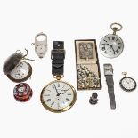 Konvolut aus ca. 47 Objekten, überwiegend Uhren und Devotionalien