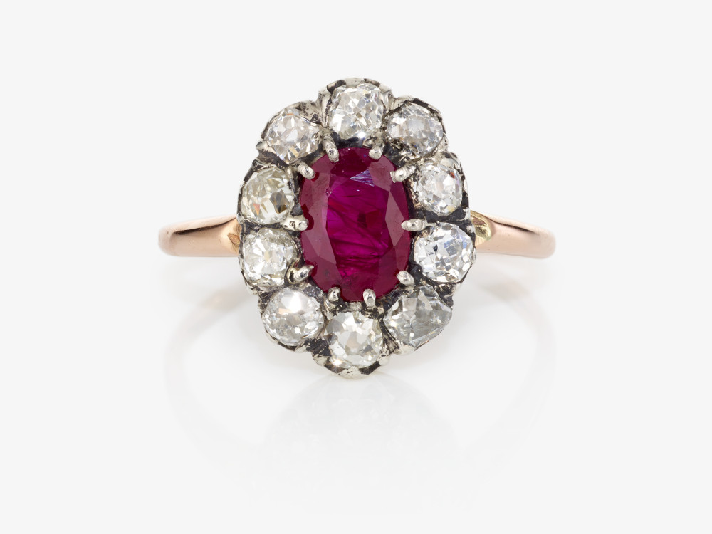 A historical entourage ring decorated with a ruby and old-cut diamonds - Image 3 of 4