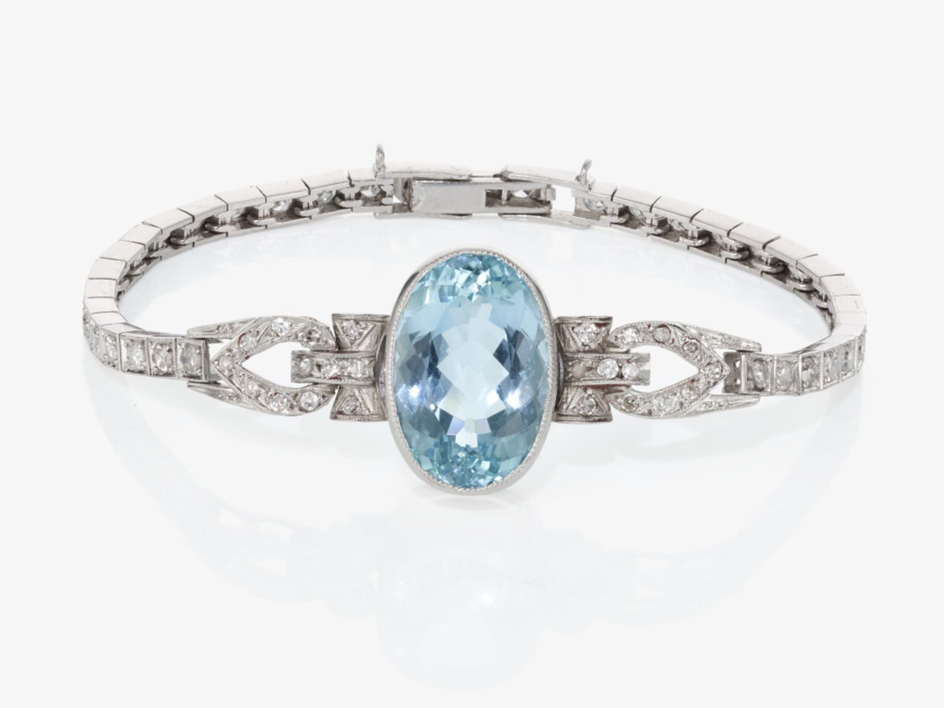 Historische Cocktail - Armband verziert mit einem azurblauen Aquamarin und Diamanten