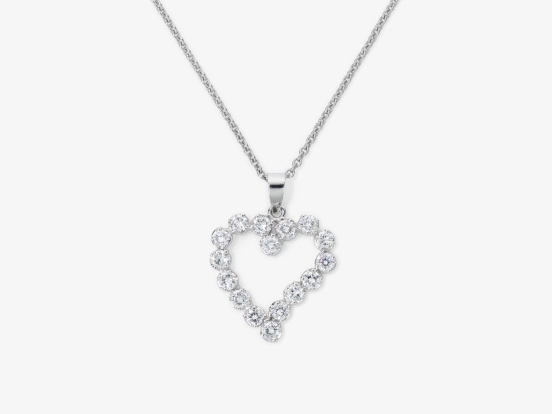 A heart pendant necklace decorated with brilliant-cut diamonds - Germany