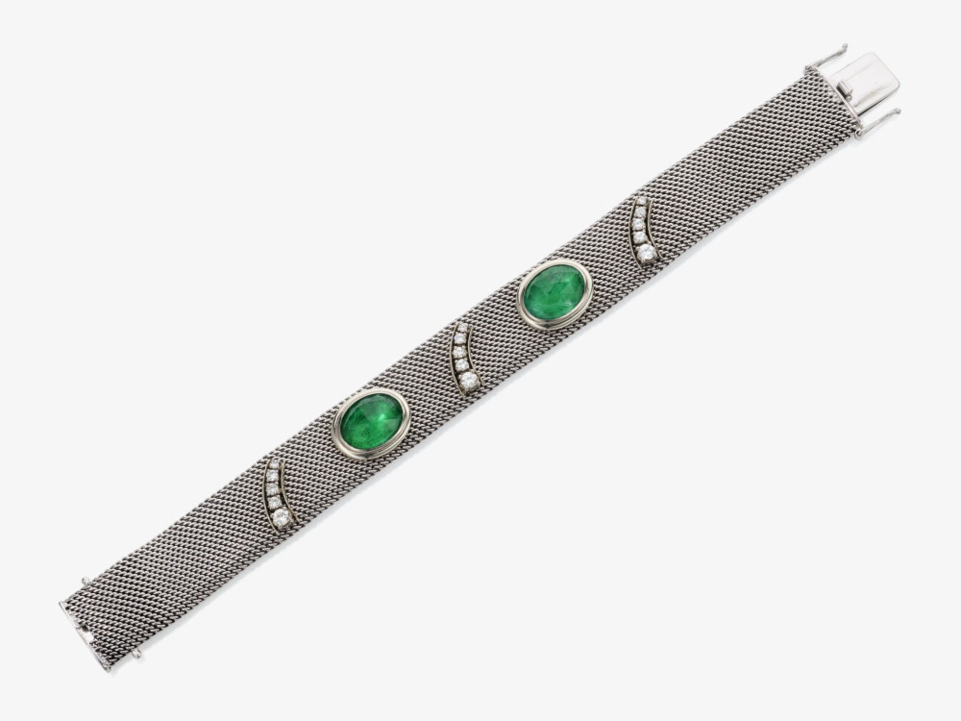 A bracelet with two emeralds and brilliant-cut diamonds - Germany, 1970s - Image 2 of 2