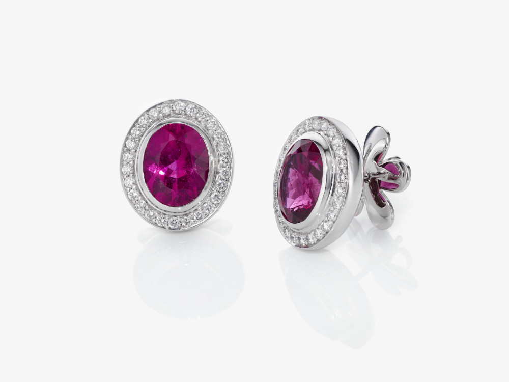 A pair of stud earrings decorated with pink-red rubellites and brilliant-cut diamonds - Germany