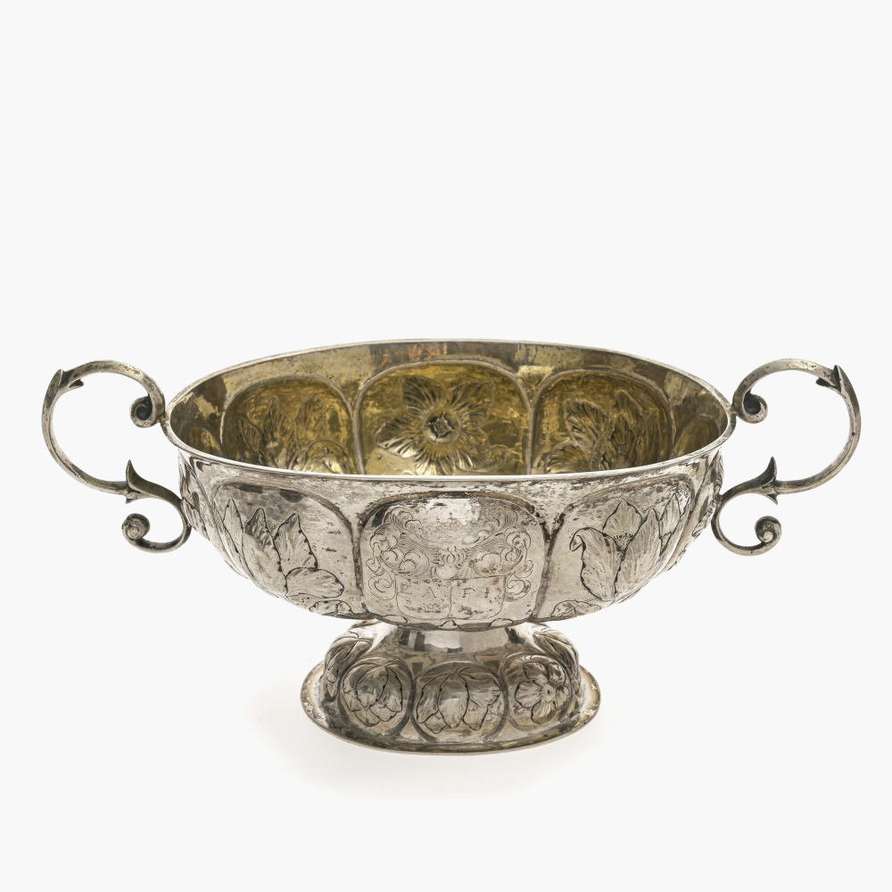 A twin-handled bowl - Groningen, 17th / 18th century, Werner Everts or Willem Entinck (?)