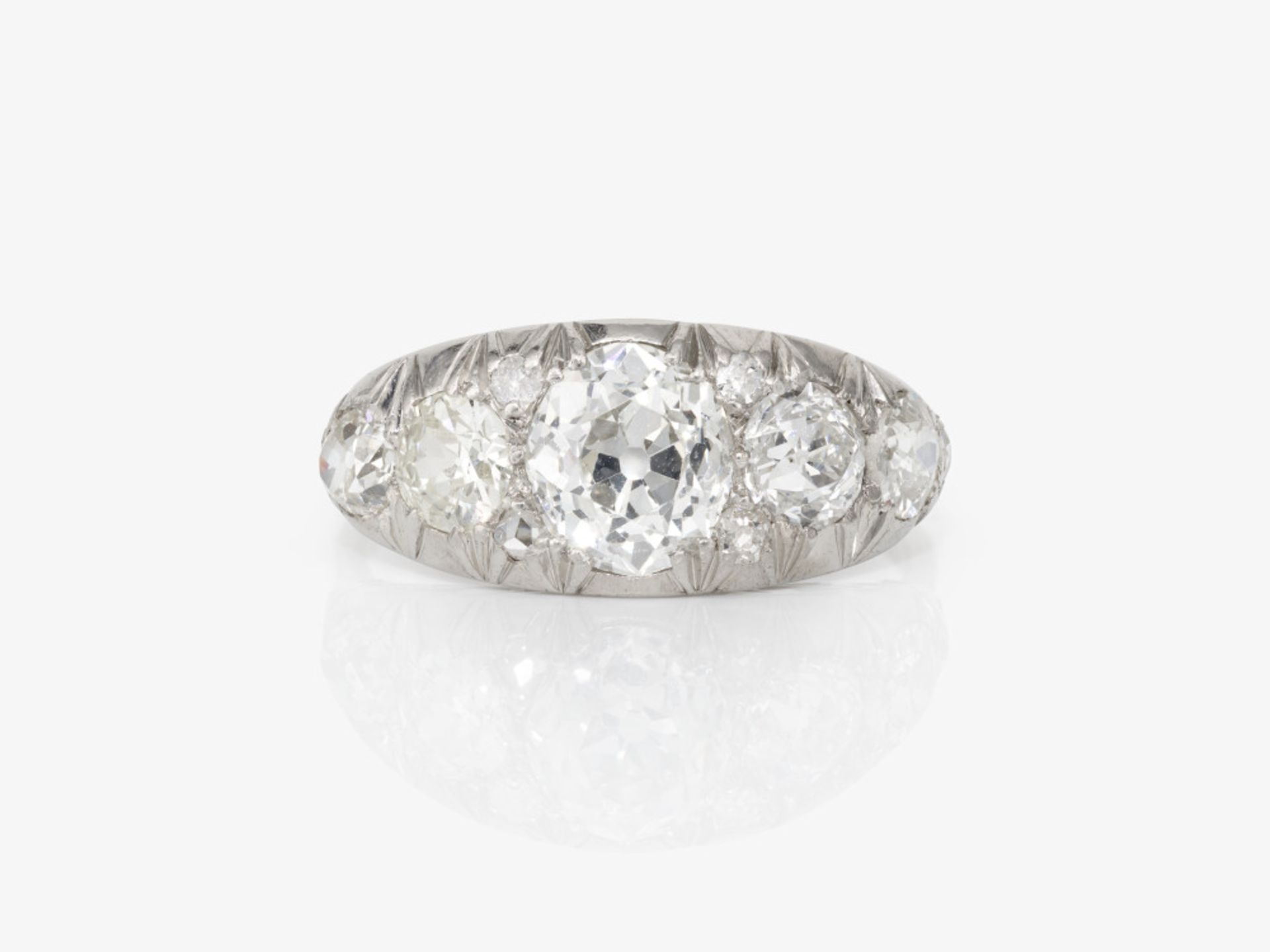 A ring with old European cut diamonds - Germany, circa 1925-1930 - Image 2 of 2