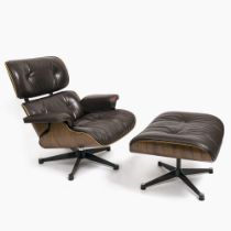 Lounge chair mit Ottomane - Entwurf Ray und Charles Eames für Vitra