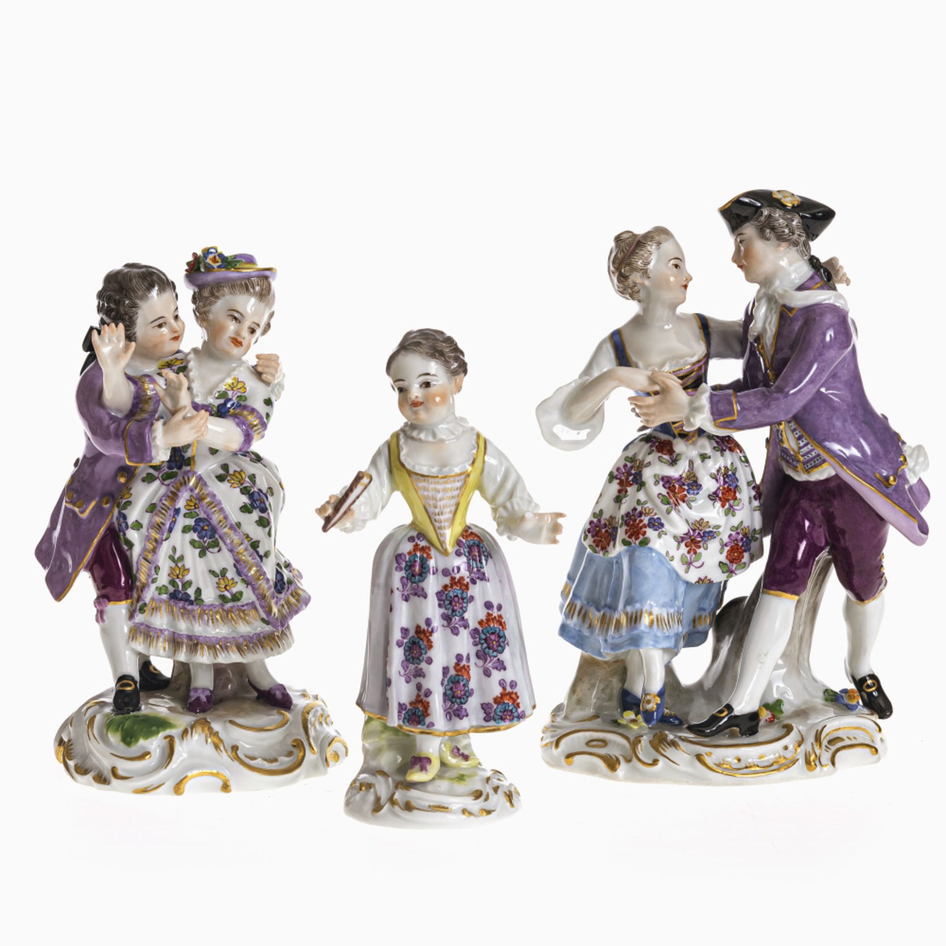 A girl with fan and two dancing couples - Meissen