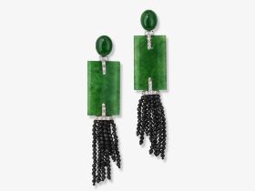 Ein Paar sehr feine Jade Ohrgehänge mit Brillanten und Onyx - Deutschland