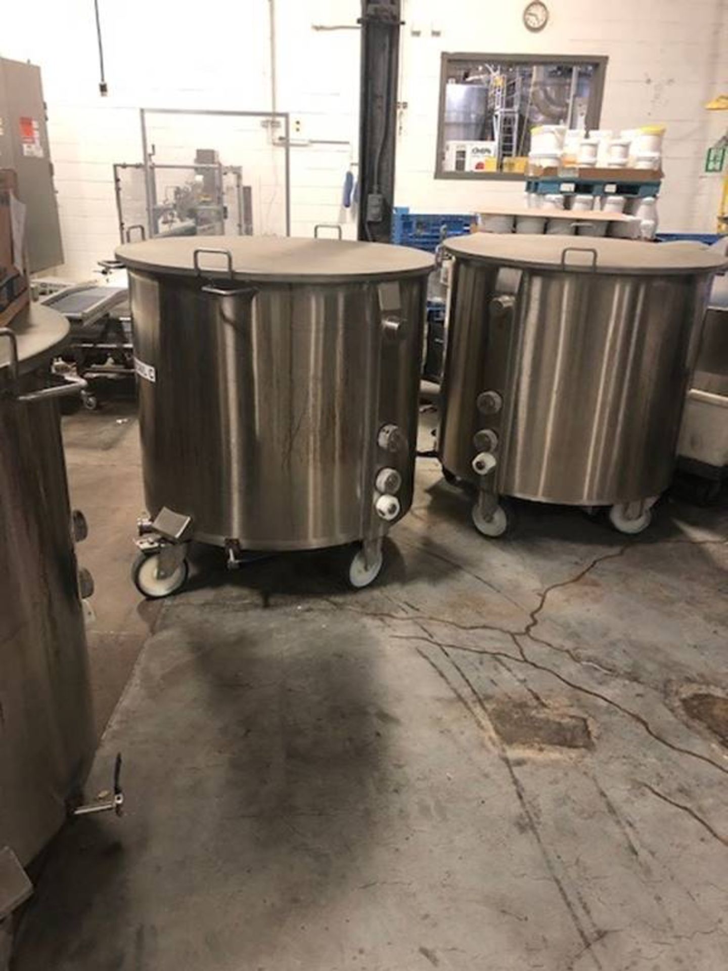 2018 Tonelli Pneumatic Bowl Pump, Model TSB 800, w/ (4) 800 Liter SS Bowls with Lid | Rig Fee $750 - Image 3 of 3