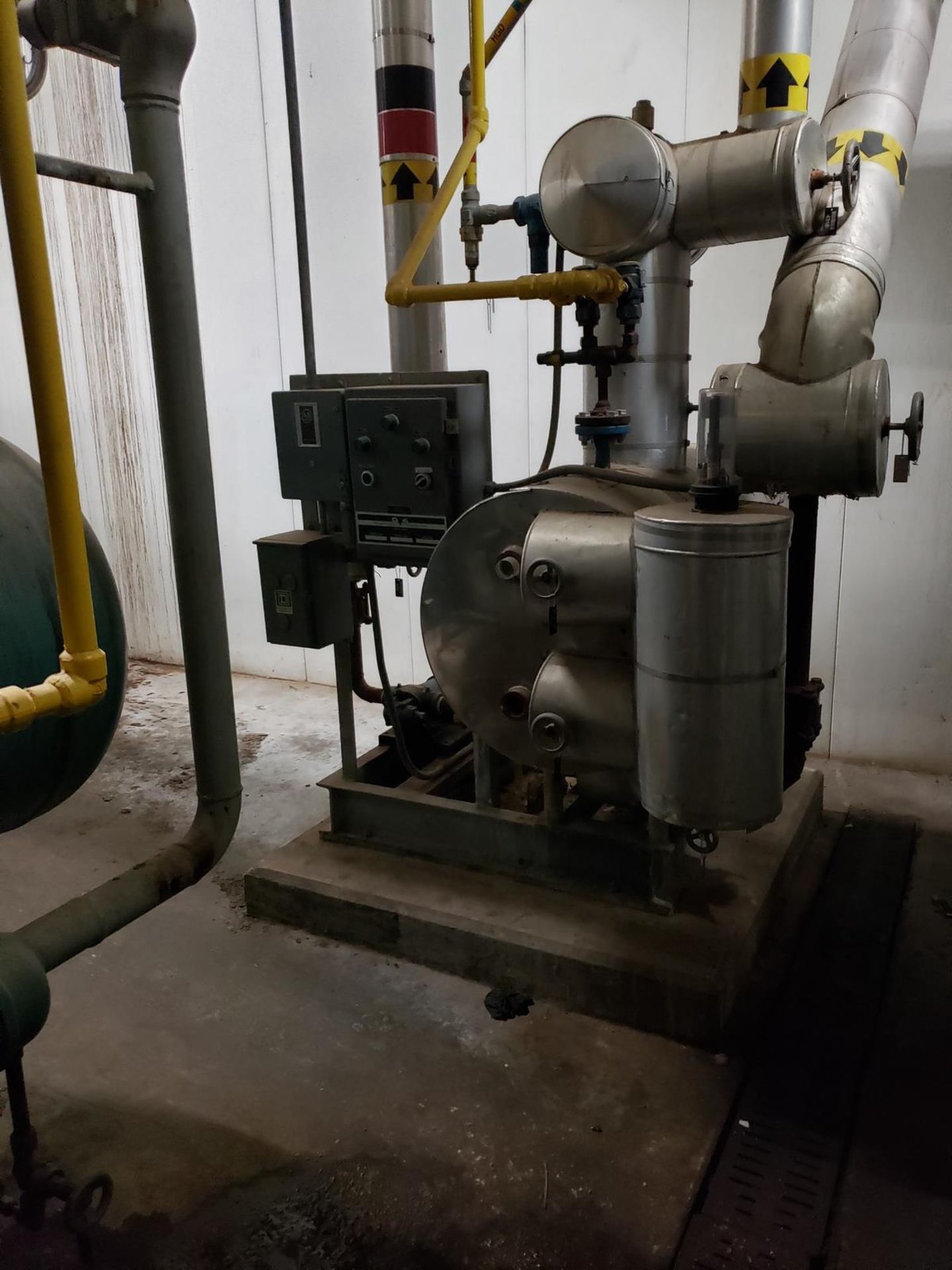 Ammonia Recirculators, Intercooler, Scrubber, Water Chiller & Pumps - Image 4 of 5