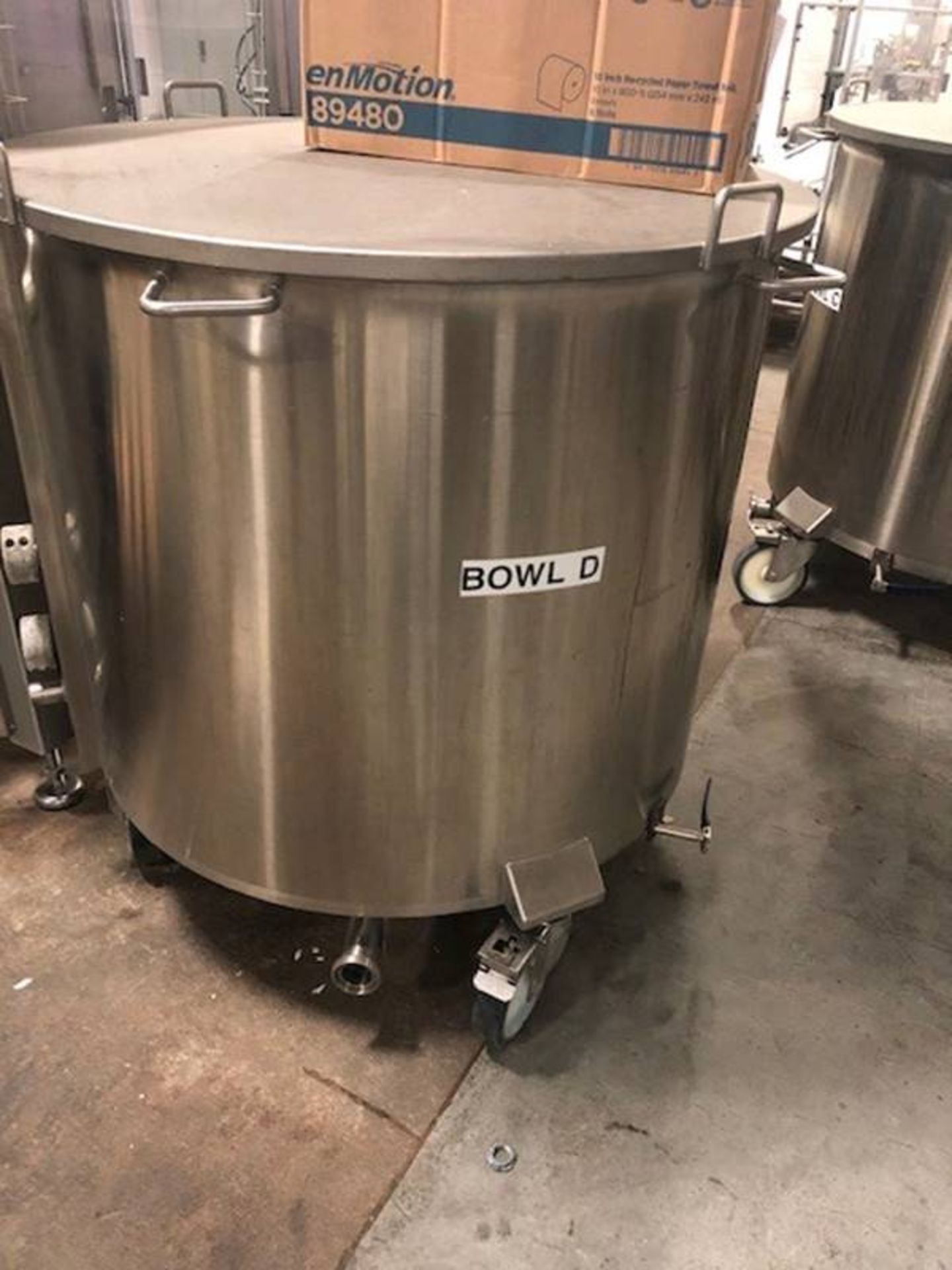 2018 Tonelli Pneumatic Bowl Pump, Model TSB 800, w/ (4) 800 Liter SS Bowls with Lid | Rig Fee $750 - Image 2 of 3