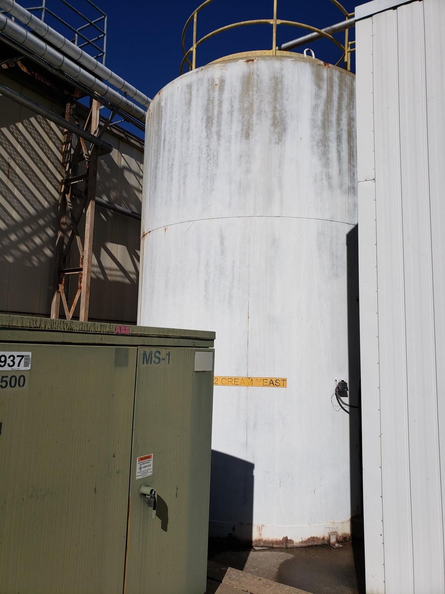 14,000 Gallon Yeast Silo, 11'6" X 18' (Inside), Stainless Steel Inside, Carbon Steel Jacket, Top Dri - Image 3 of 5