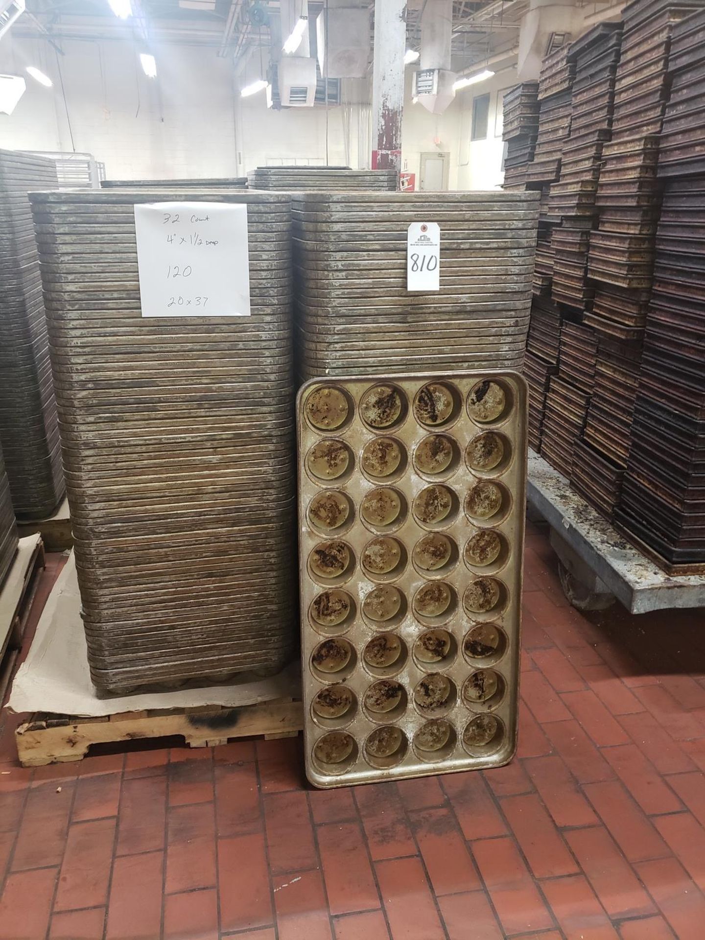 Lot of Approx. 120 Baking Pans, 32 Count, 20" x 37", 3 1/4" x 4" x 1 1/2"