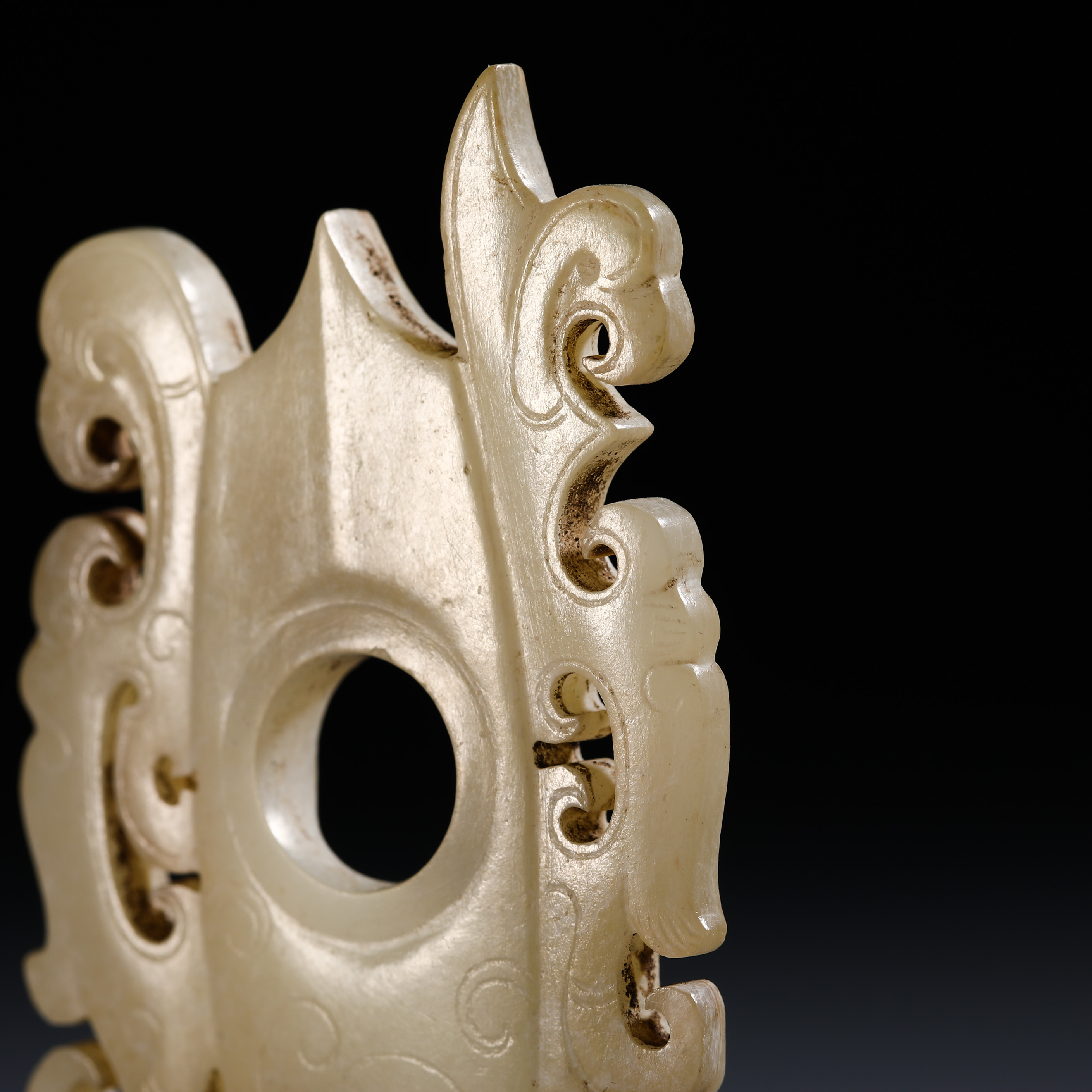 Han dynasty chicken heart-shaped pendant - Image 2 of 7