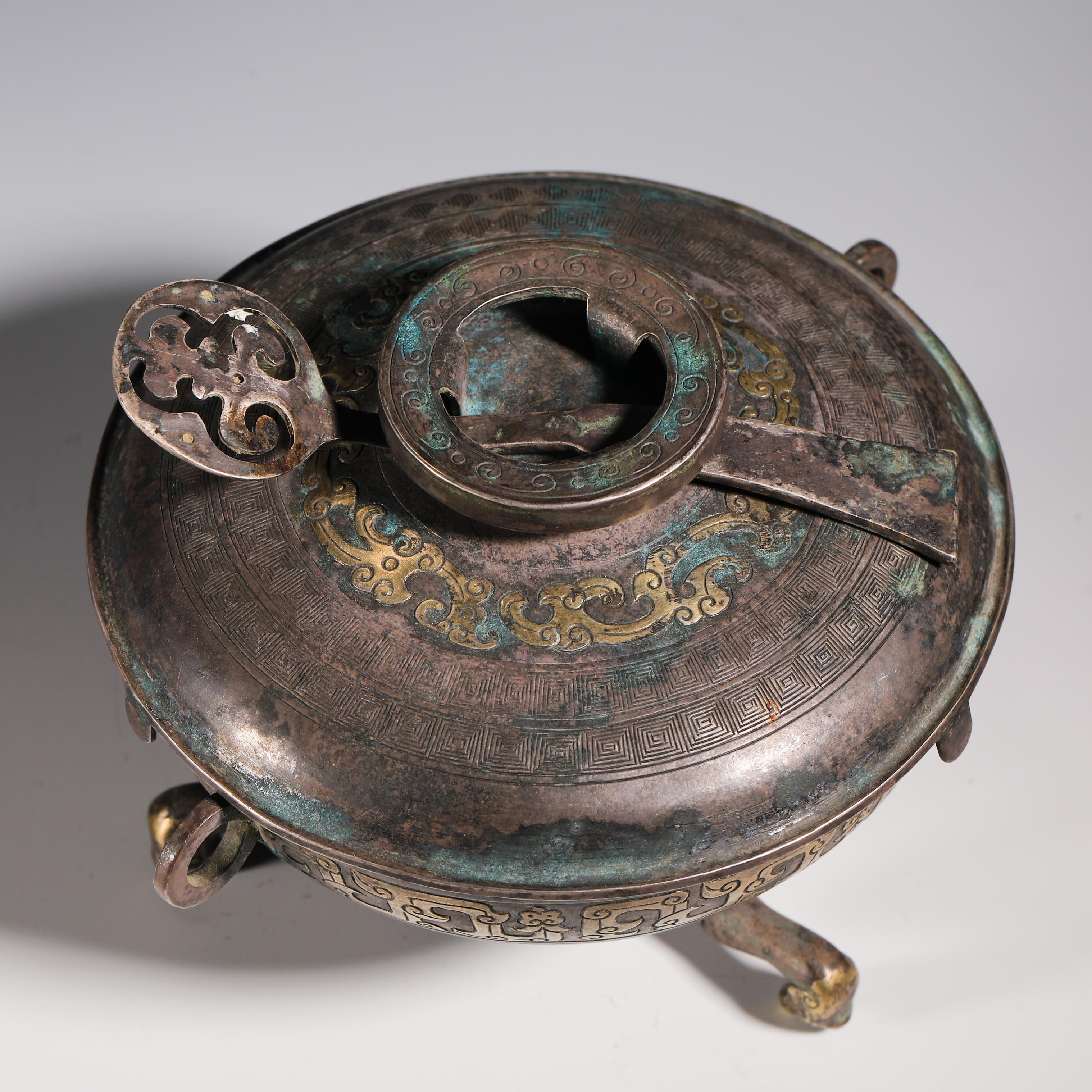 Han dynasty bronze wrong gold zun - Image 4 of 9