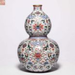 Qing dynasty pastel gourd-shaped bottle