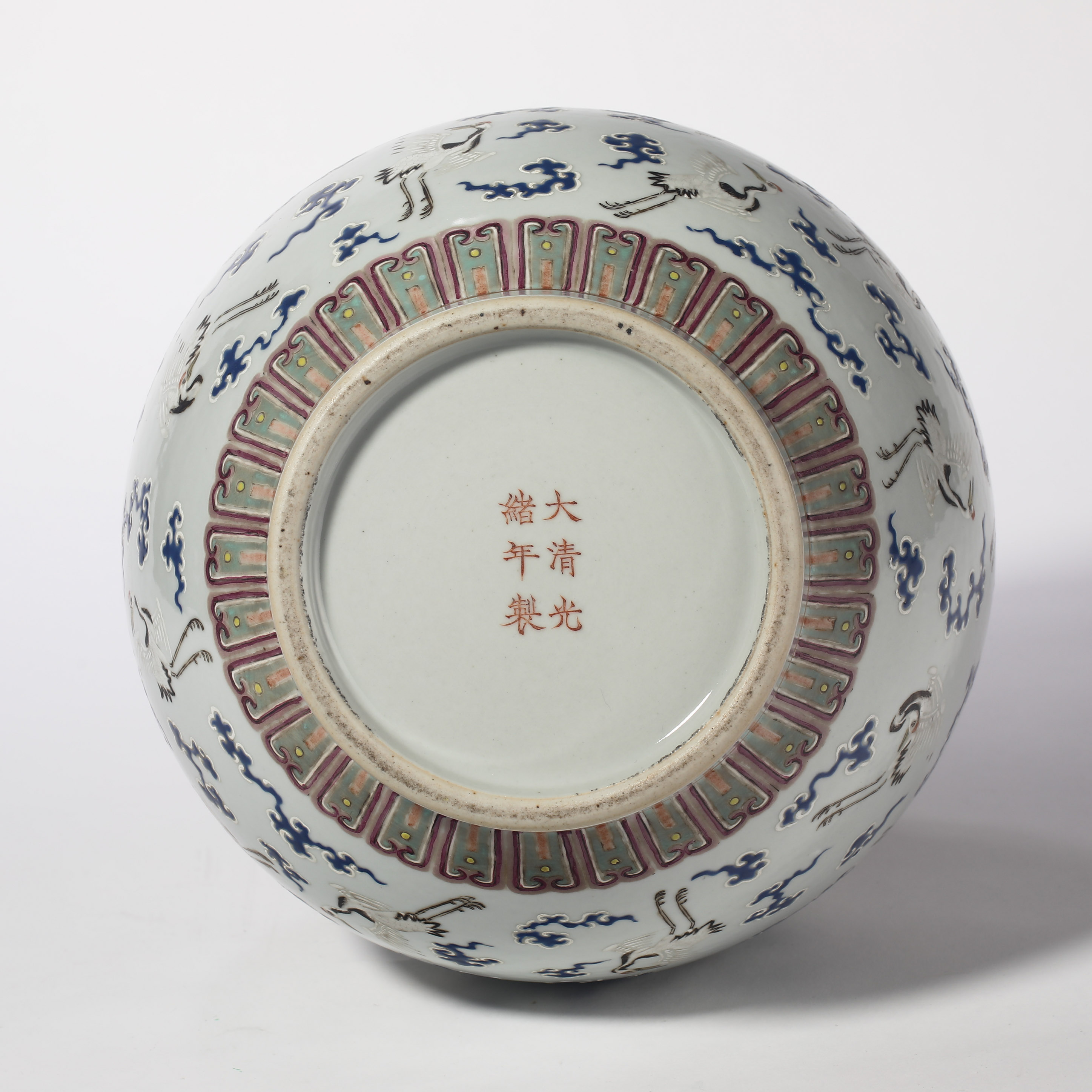 Qing dynasty pastel cloud crane pattern ornamental bottle - Image 8 of 10