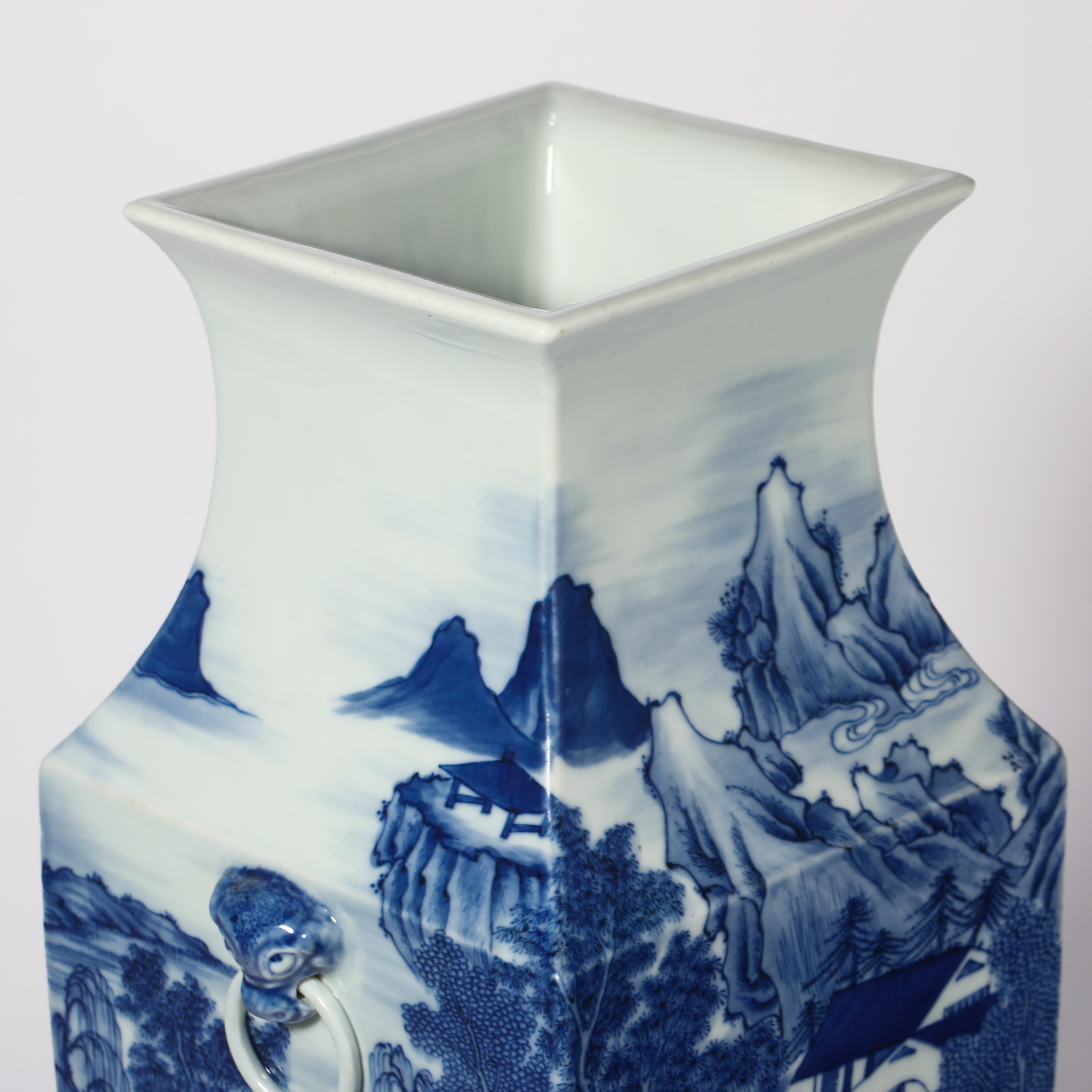 Qing dynasty blue and white ornamental vase - Image 9 of 12