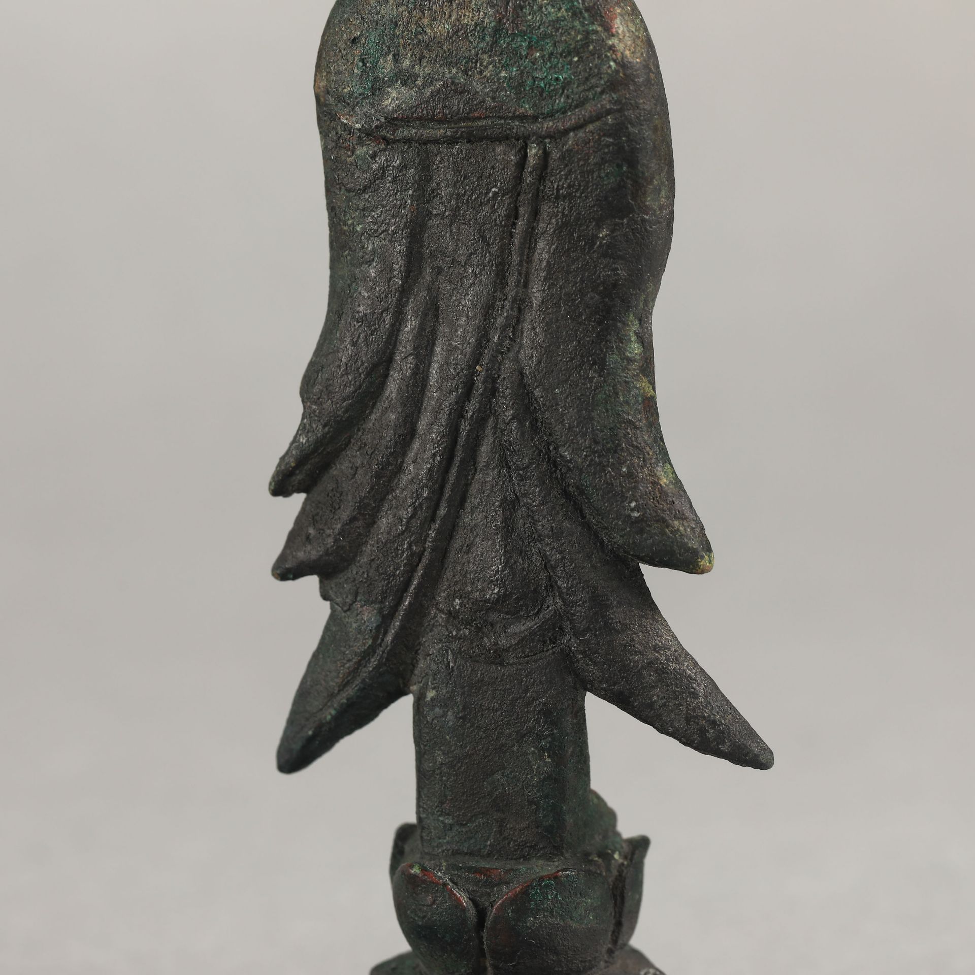 Northern Qi period  Bronze Buddha statue - Bild 10 aus 11