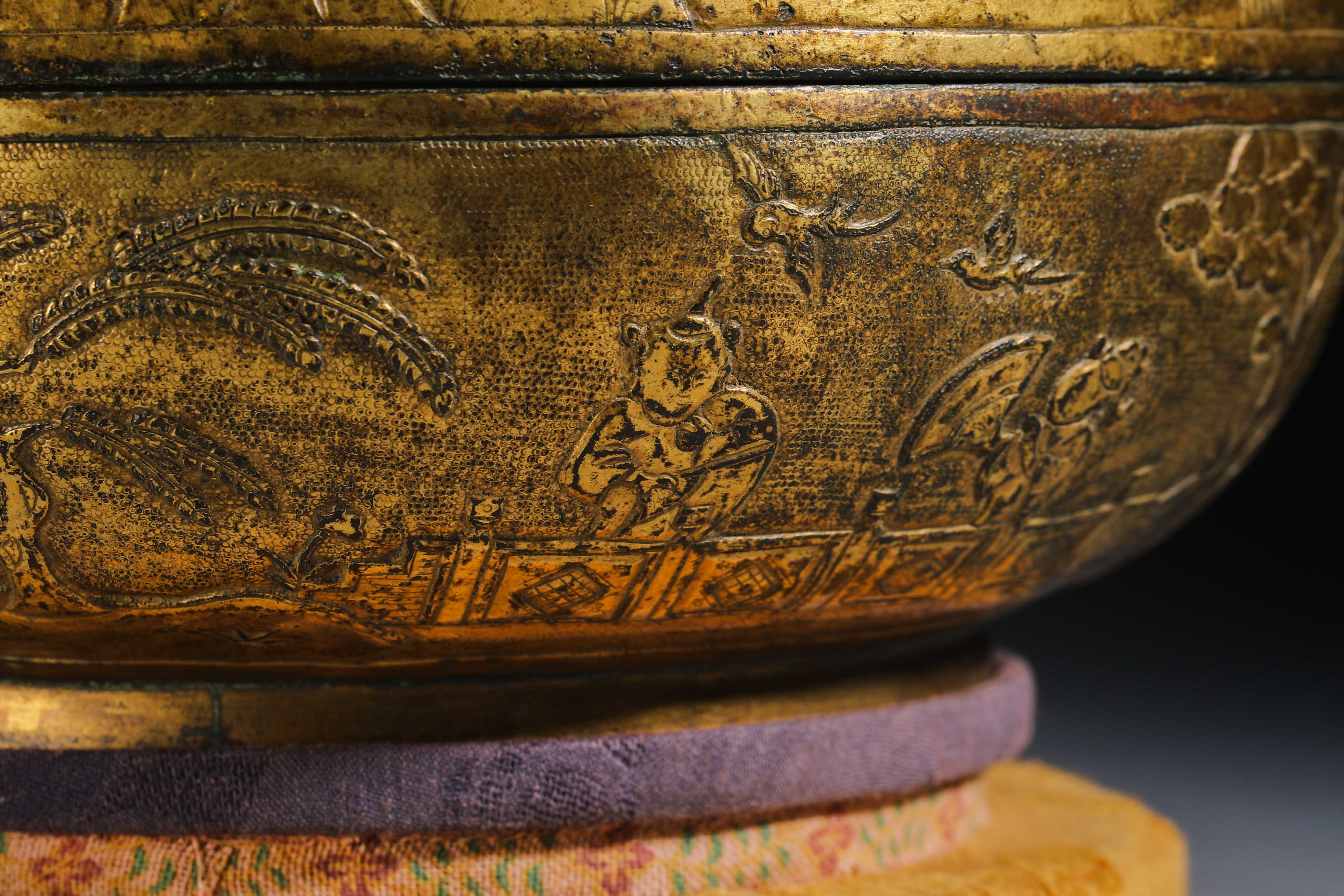 Ming dynasty copper gilt lid box - Image 8 of 12