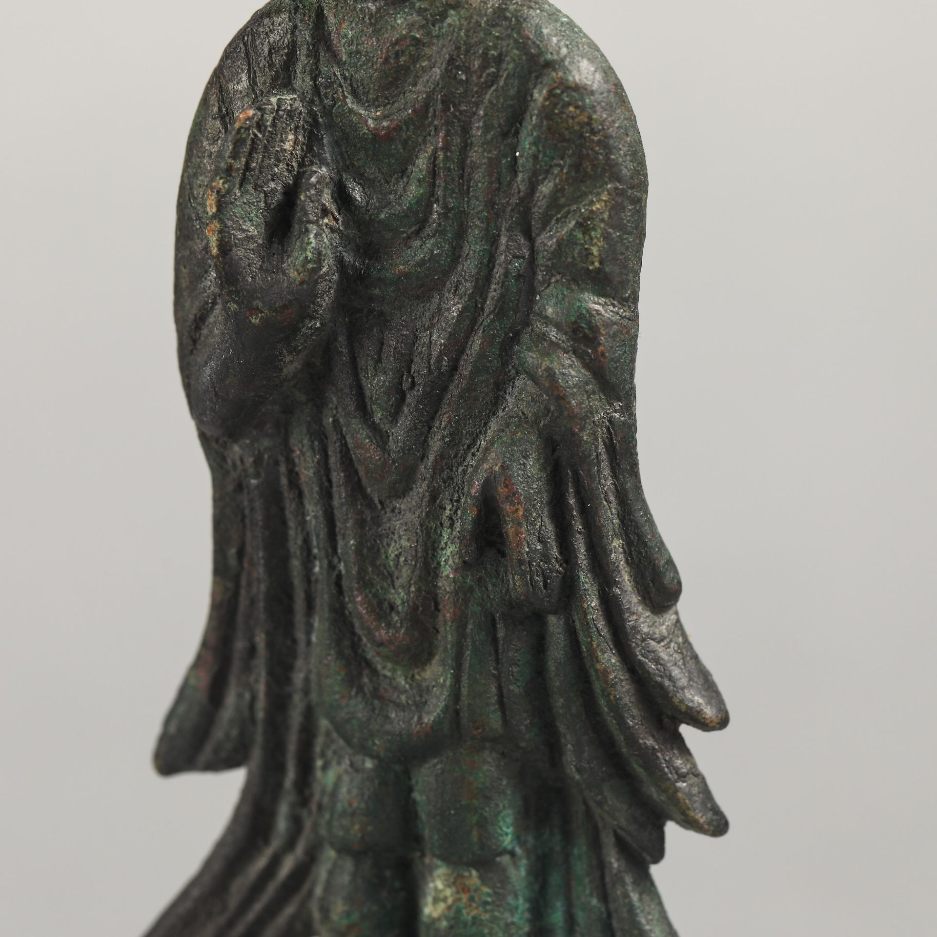 Northern Qi period  Bronze Buddha statue - Bild 5 aus 11