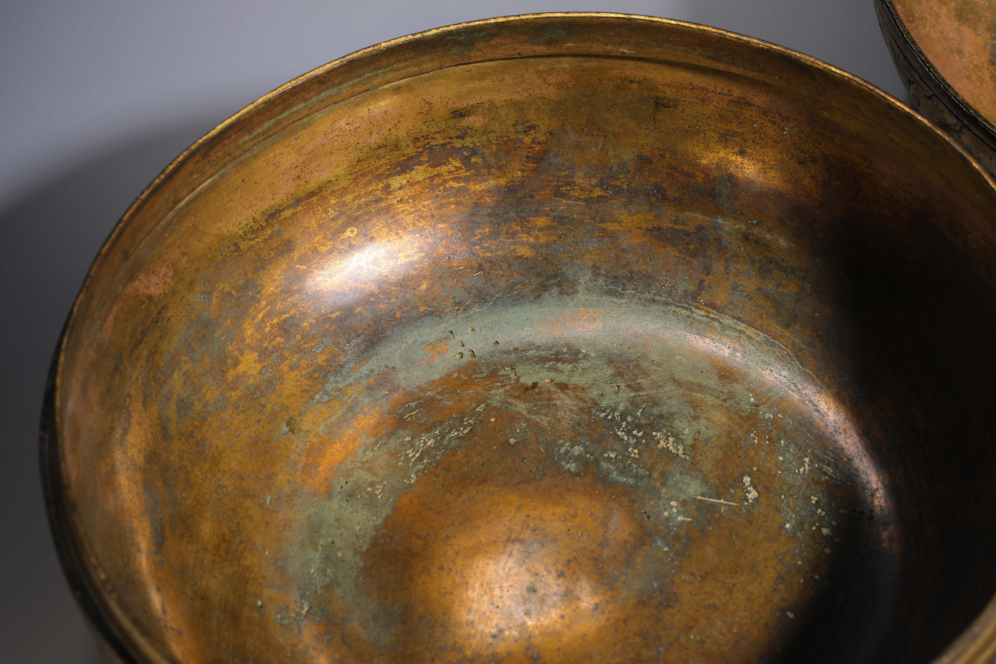 Ming dynasty copper gilt lid box - Image 10 of 12