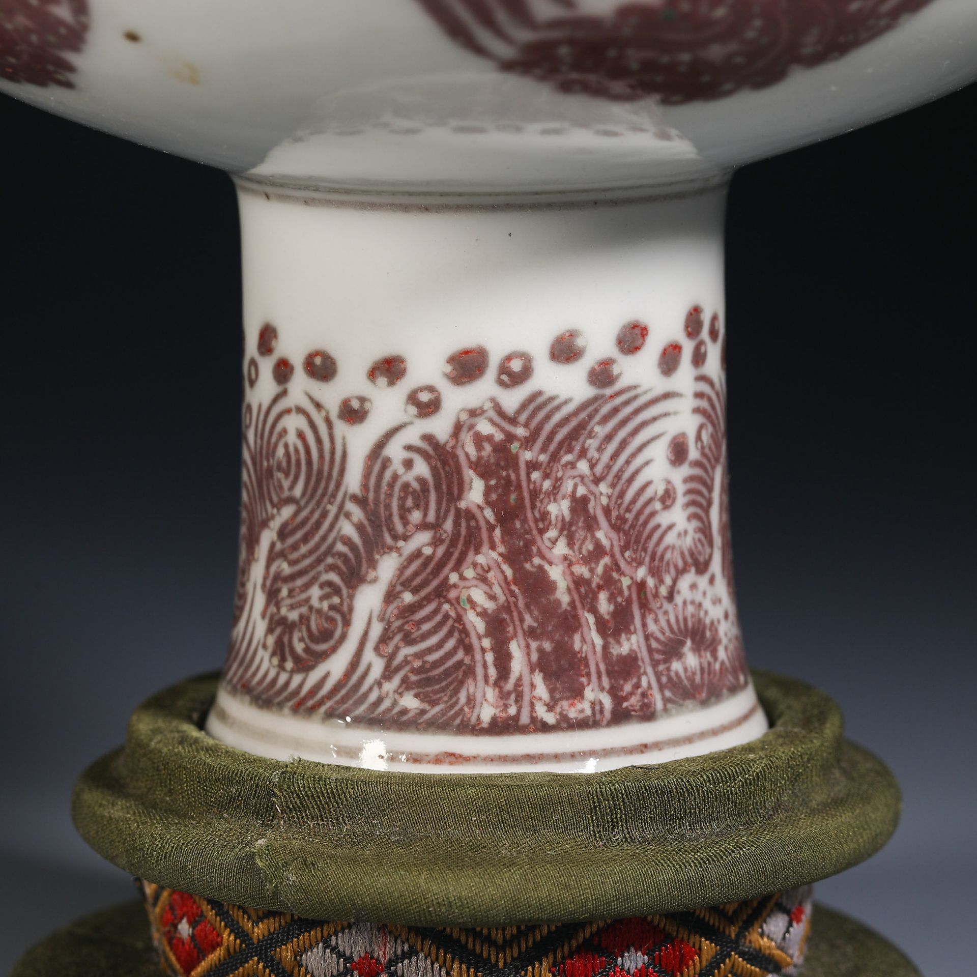 Ming dynasty glazed red goblet - Bild 4 aus 8