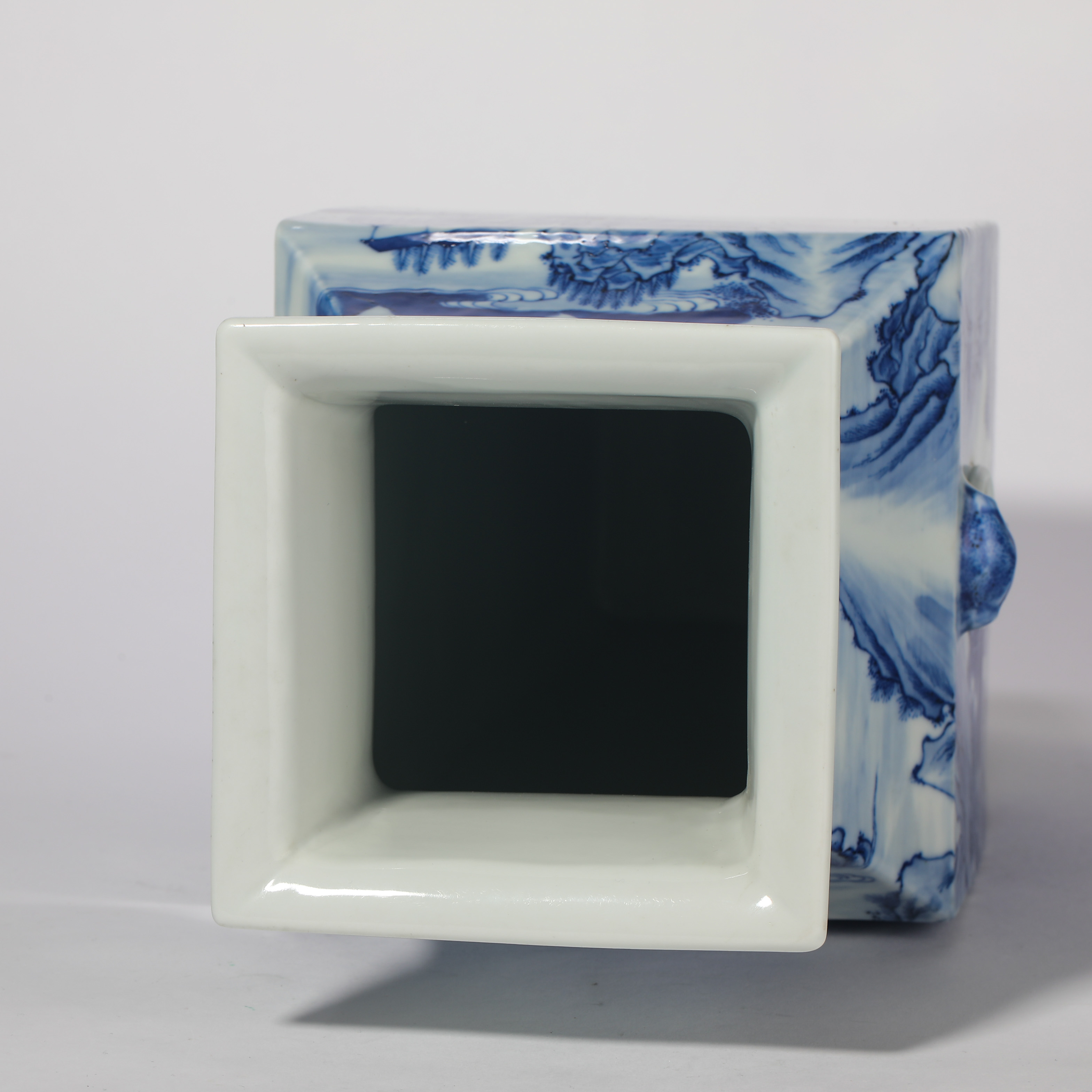 Qing dynasty blue and white ornamental vase - Image 10 of 12