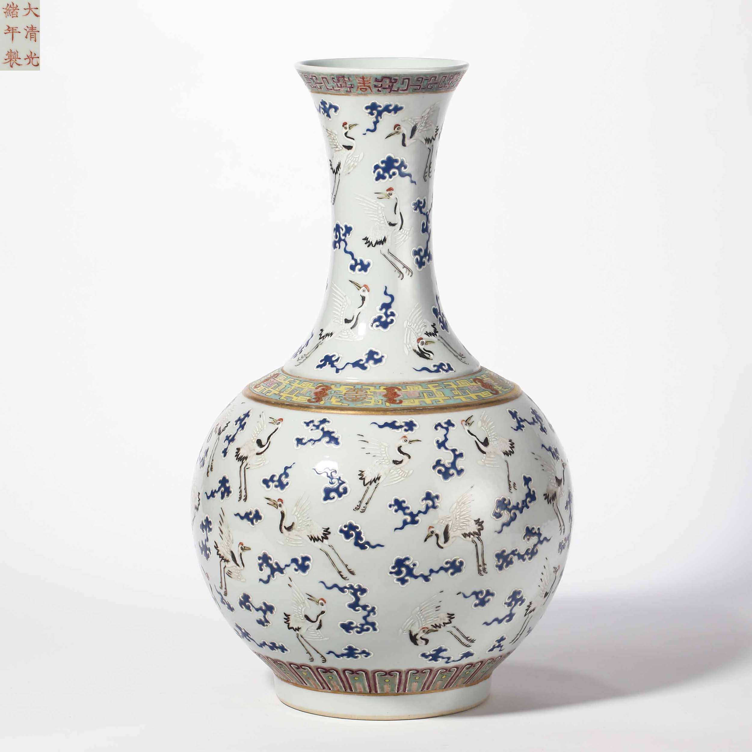 Qing dynasty pastel cloud crane pattern ornamental bottle