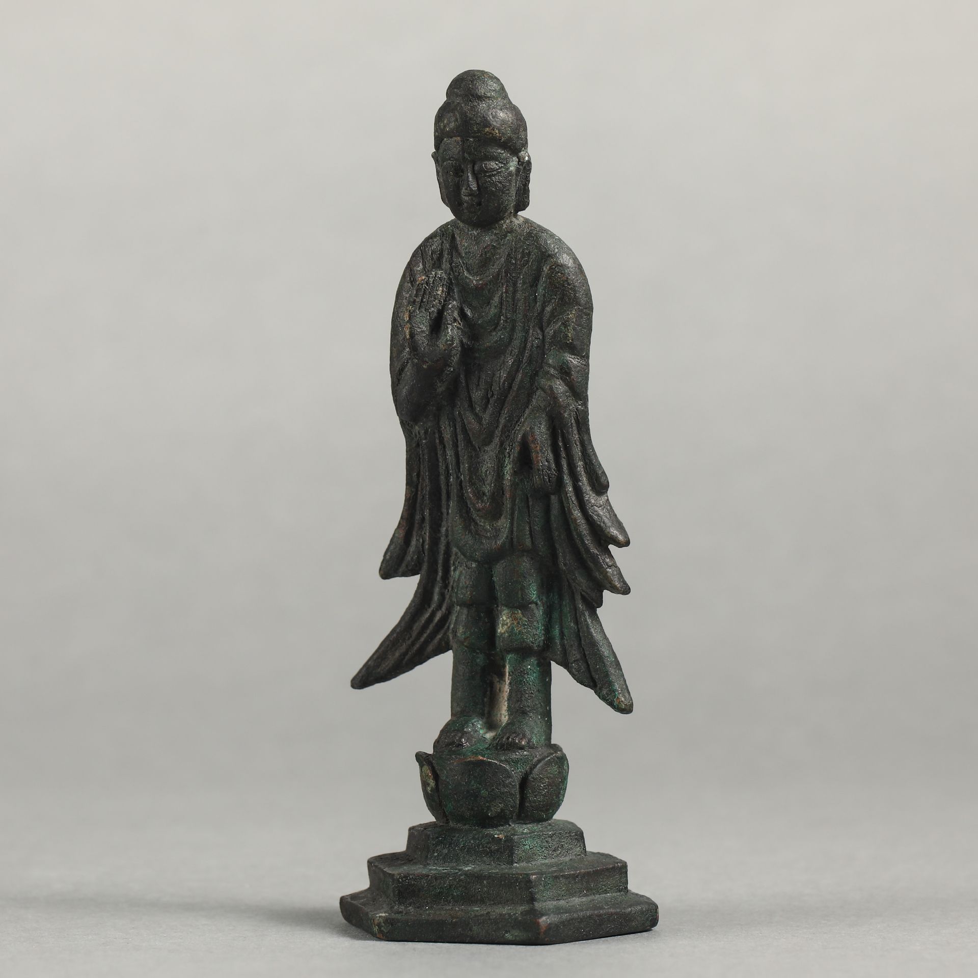 Northern Qi period  Bronze Buddha statue - Bild 4 aus 11