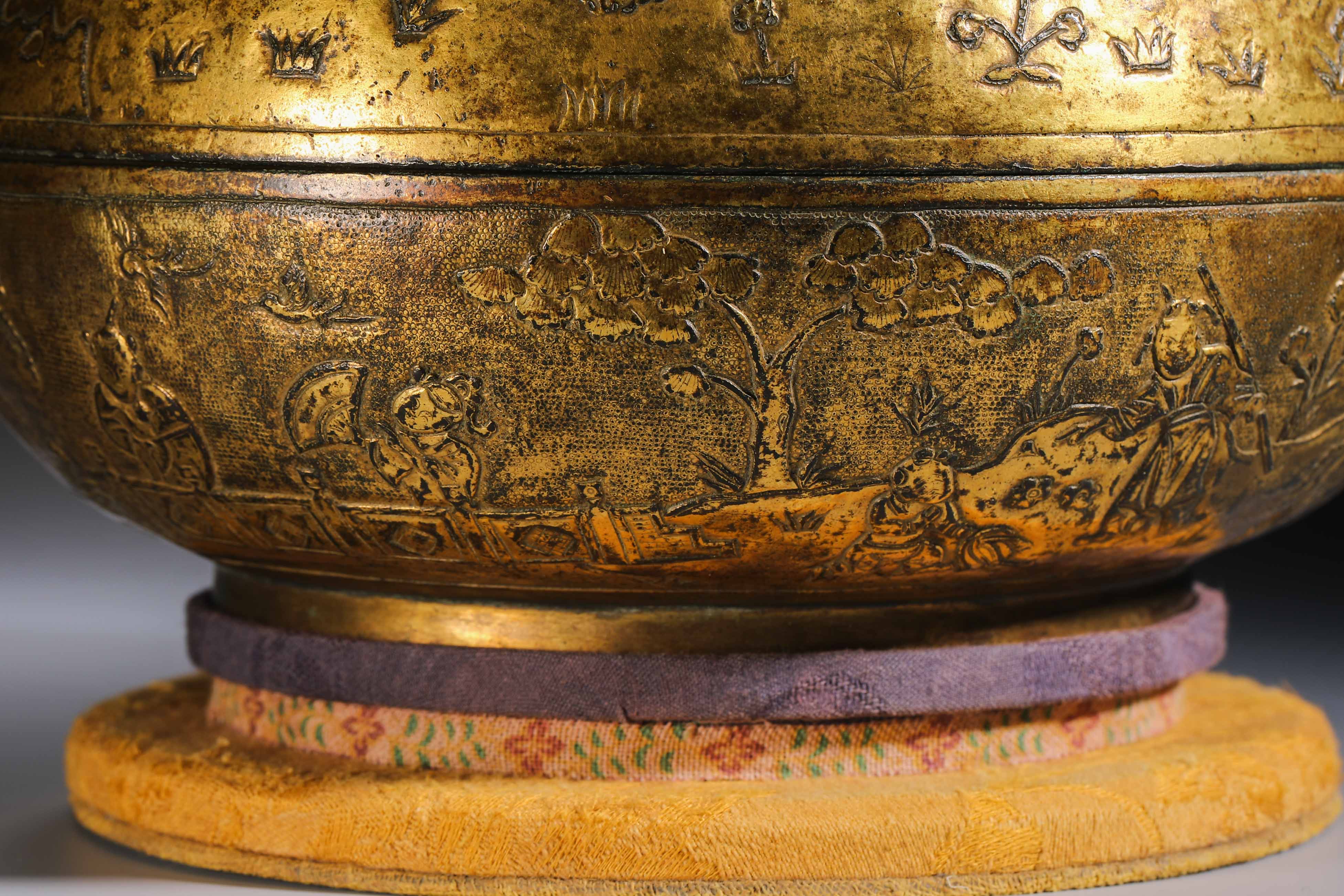 Ming dynasty copper gilt lid box - Image 7 of 12