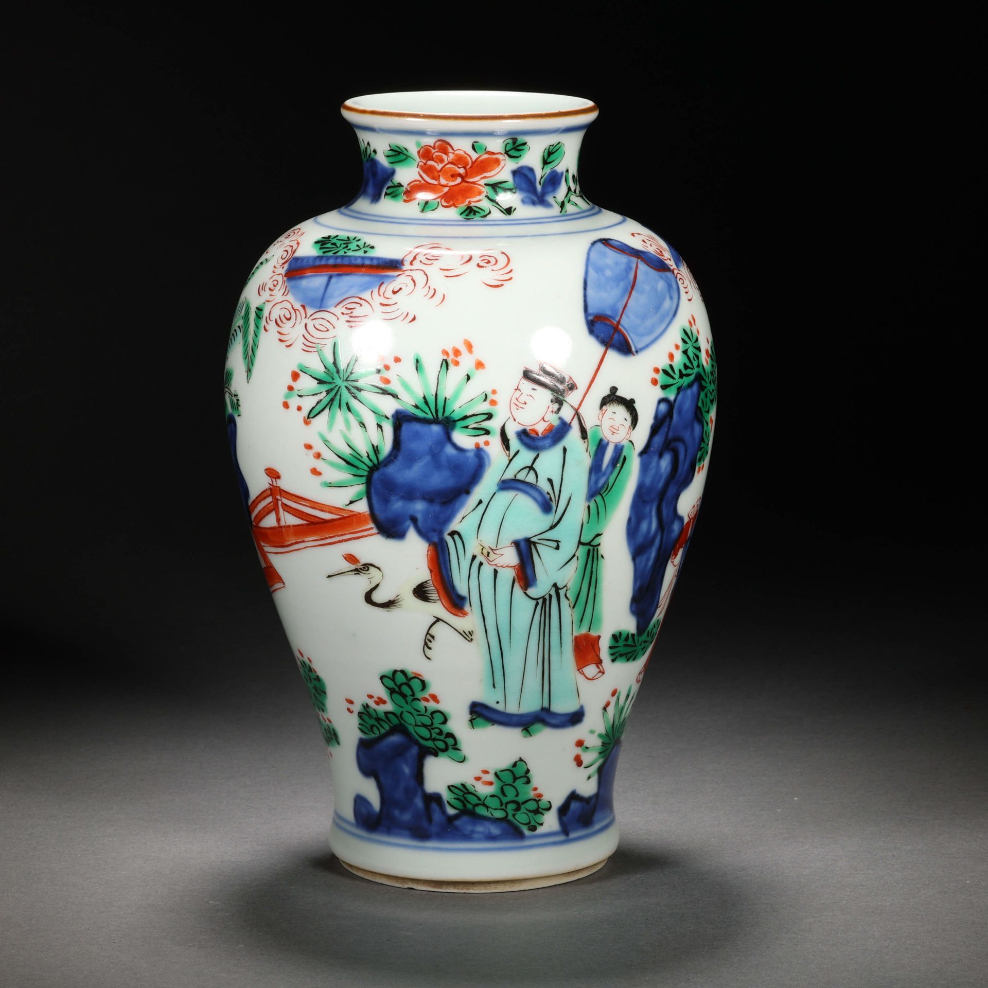 Qing dynasty multicolored carved figure bottle