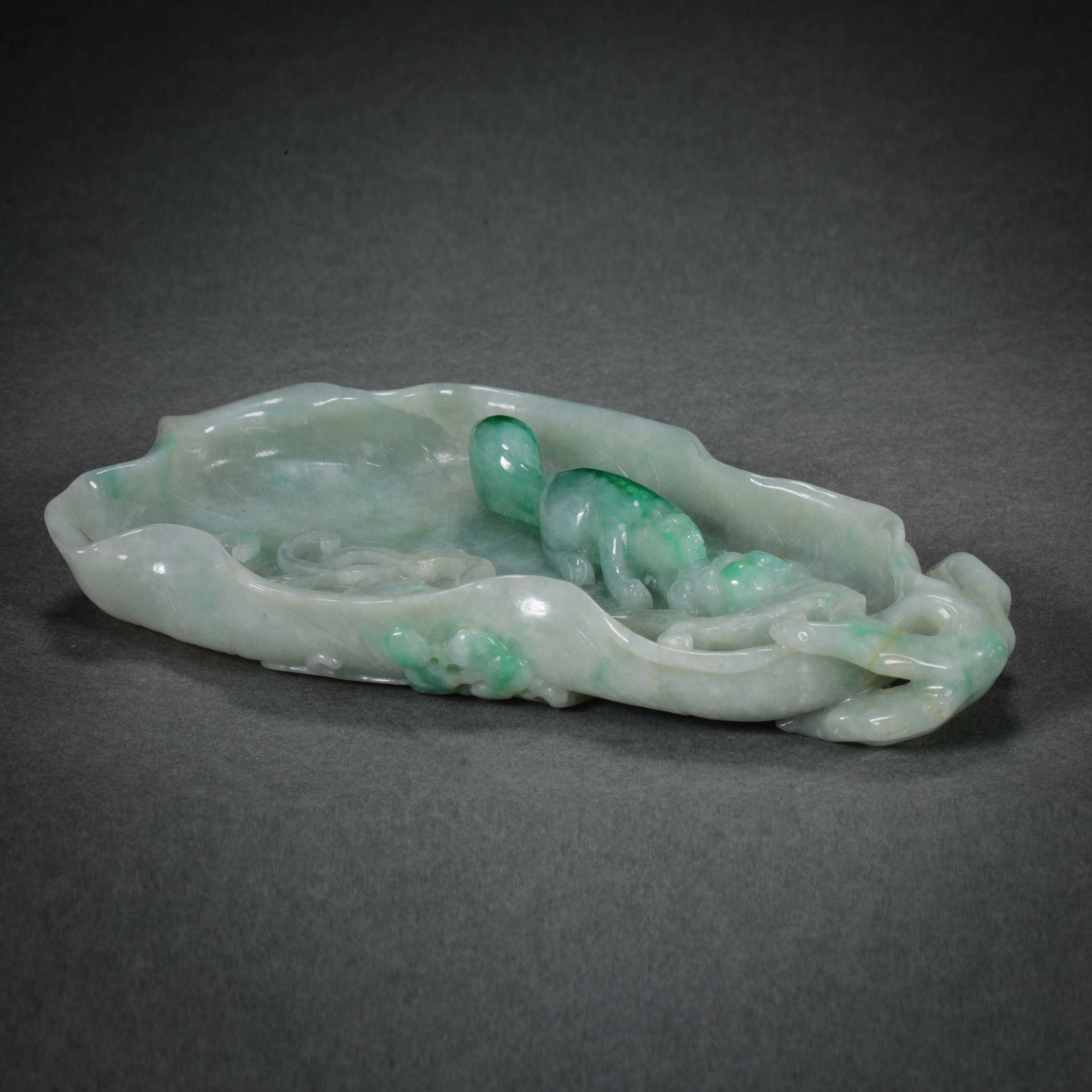 Qing dynasty jadeite pen wash