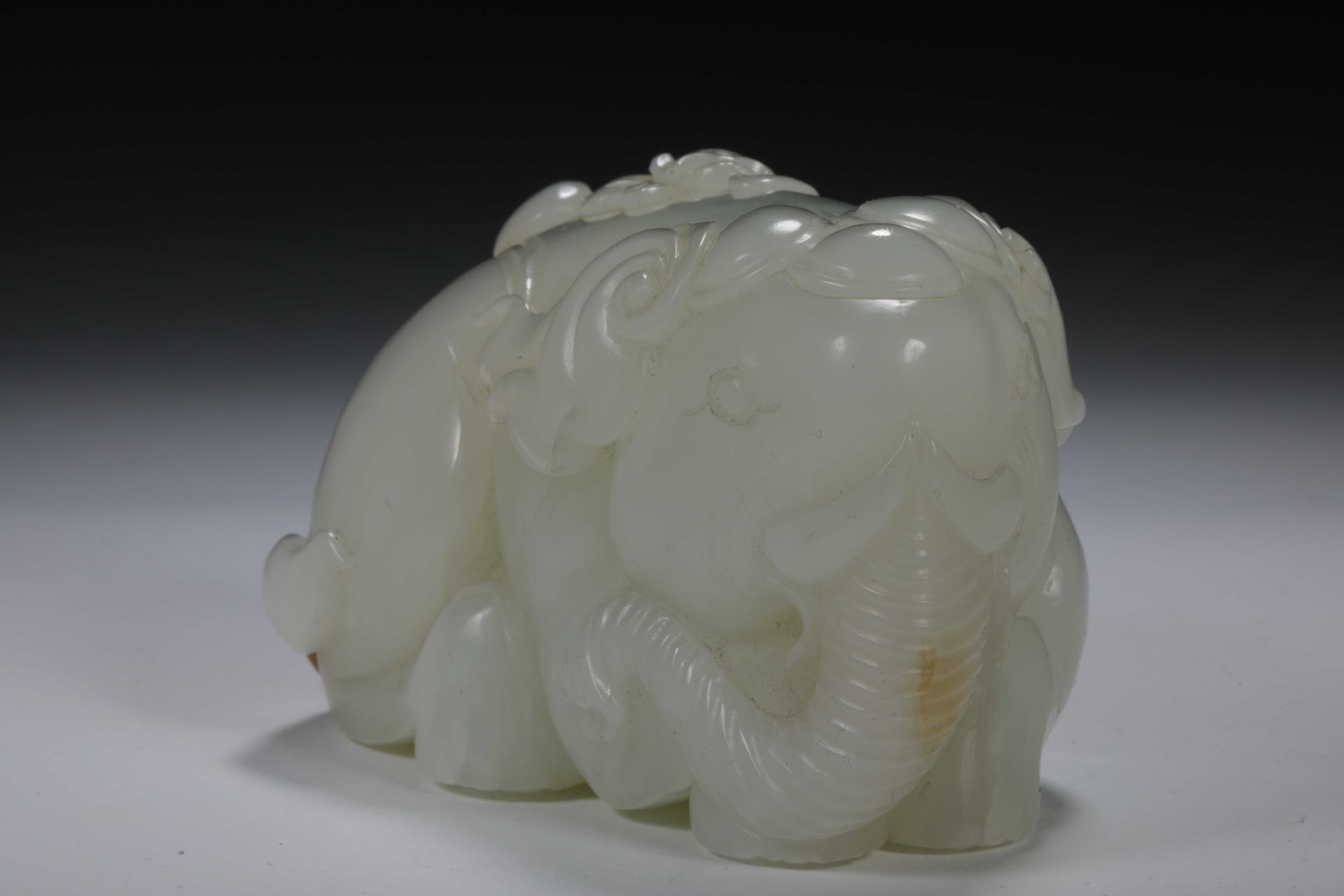 Hetian Yutaiping has elephant ornaments - Image 2 of 6